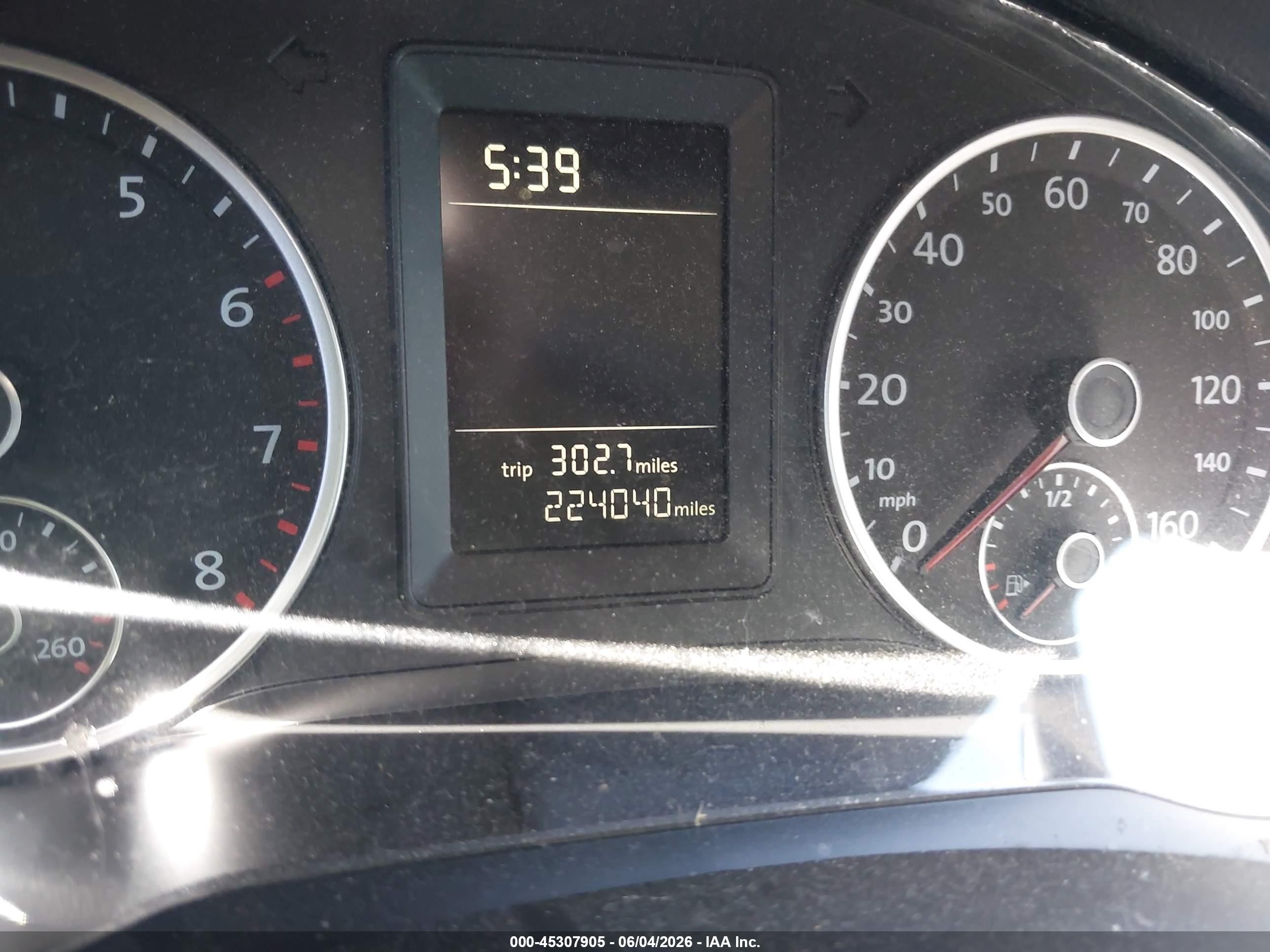 2011 Volkswagen Tiguan S Серый vin: WVGAV7AX8BW552383