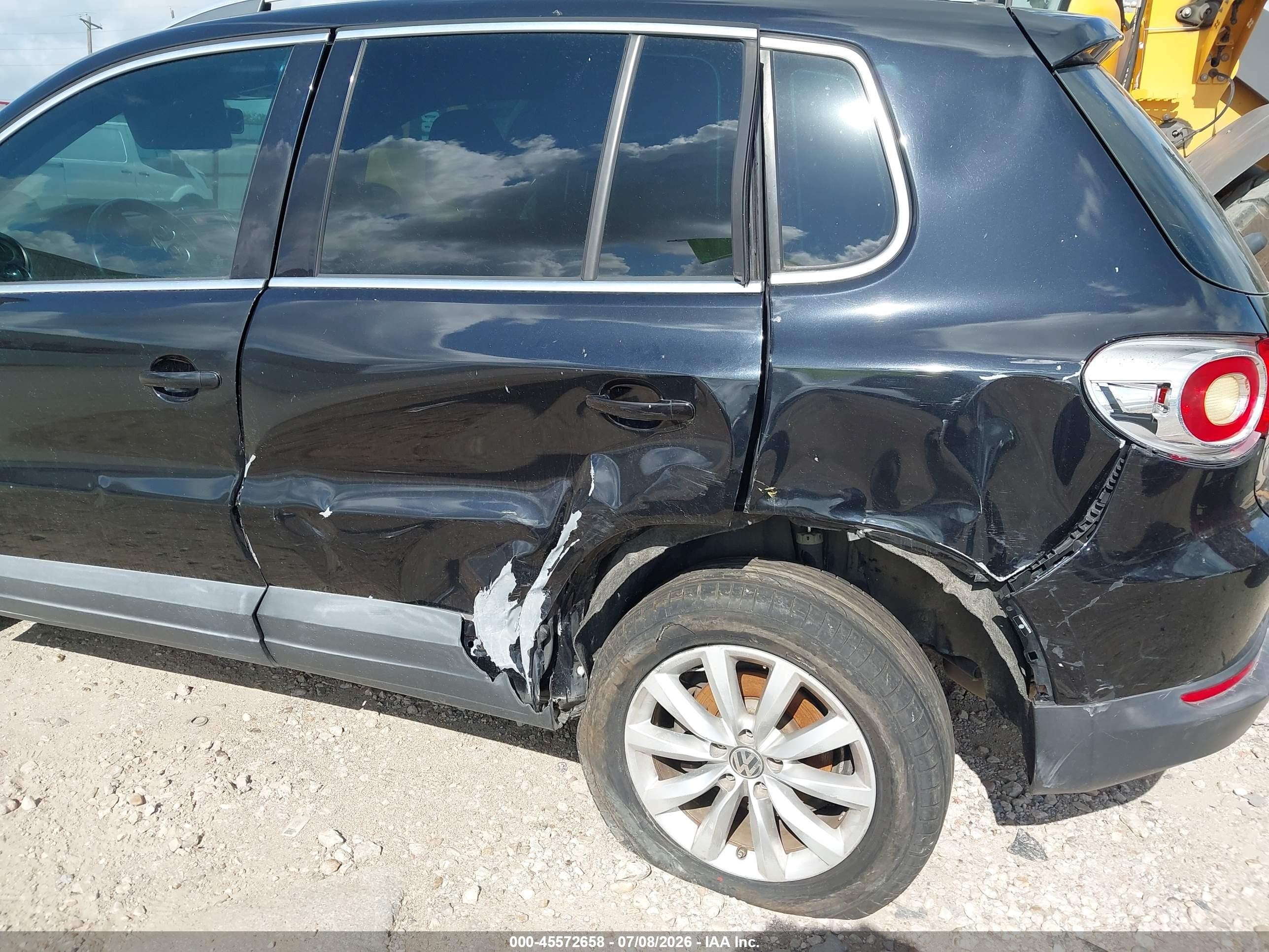 2011 Volkswagen Tiguan Se Черный vin: WVGAV7AX8BW558071