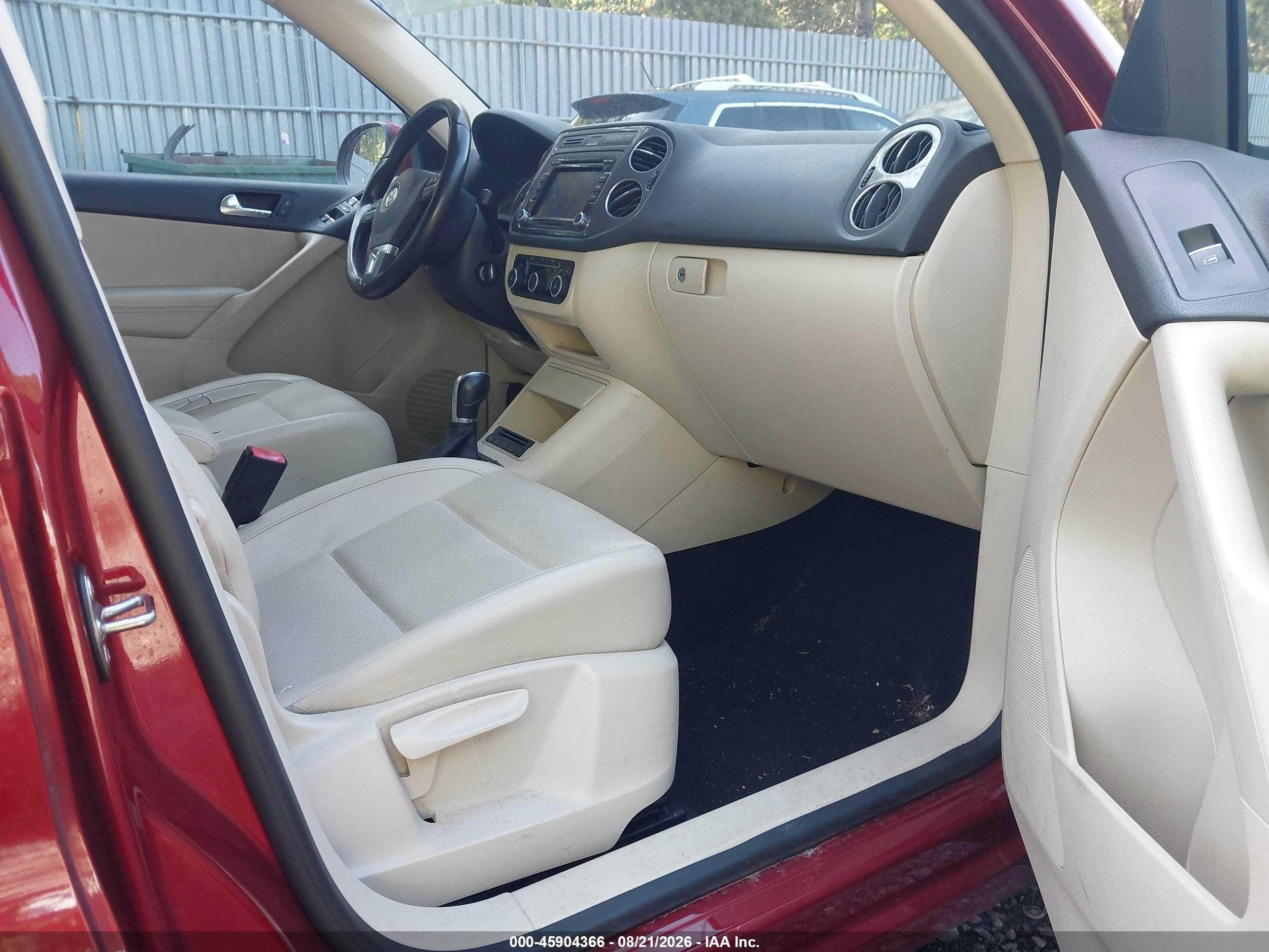2012 Volkswagen Tiguan Se Red vin: WVGAV7AX8CW002215