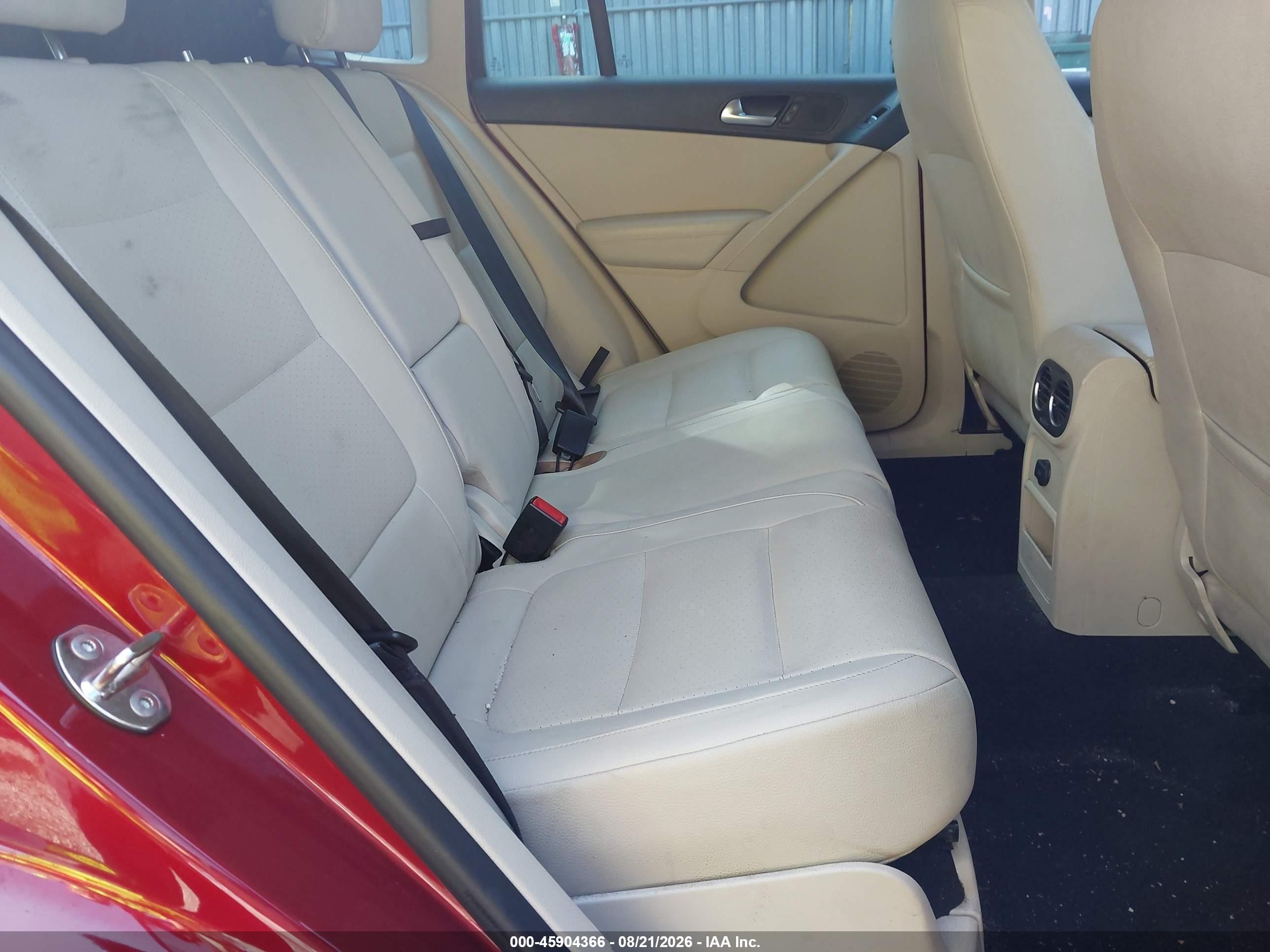 2012 Volkswagen Tiguan Se Red vin: WVGAV7AX8CW002215