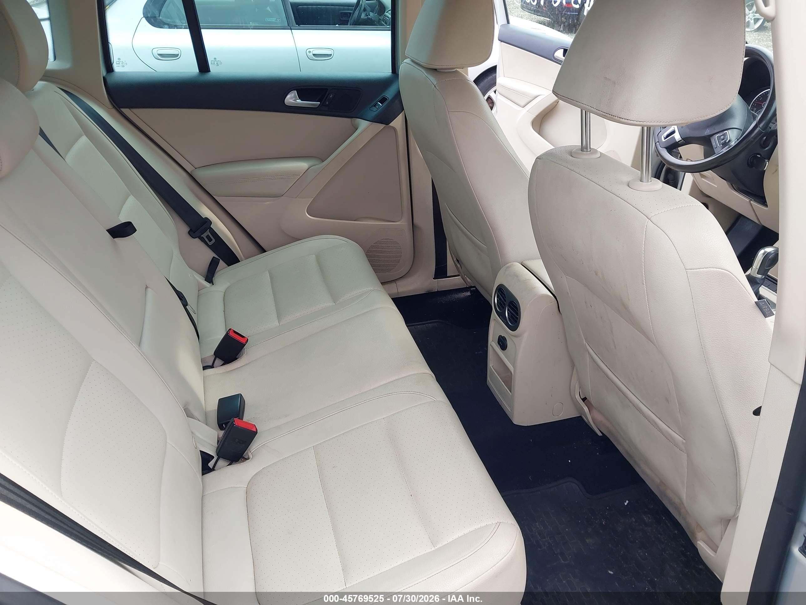 2012 Volkswagen Tiguan Se Серебряный vin: WVGAV7AX8CW522544