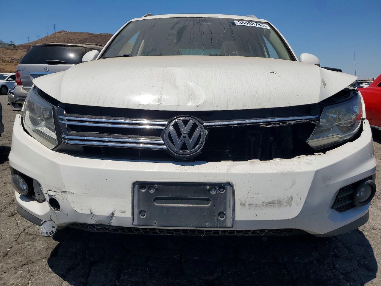 2012 Volkswagen Tiguan S White vin: WVGAV7AX8CW530532