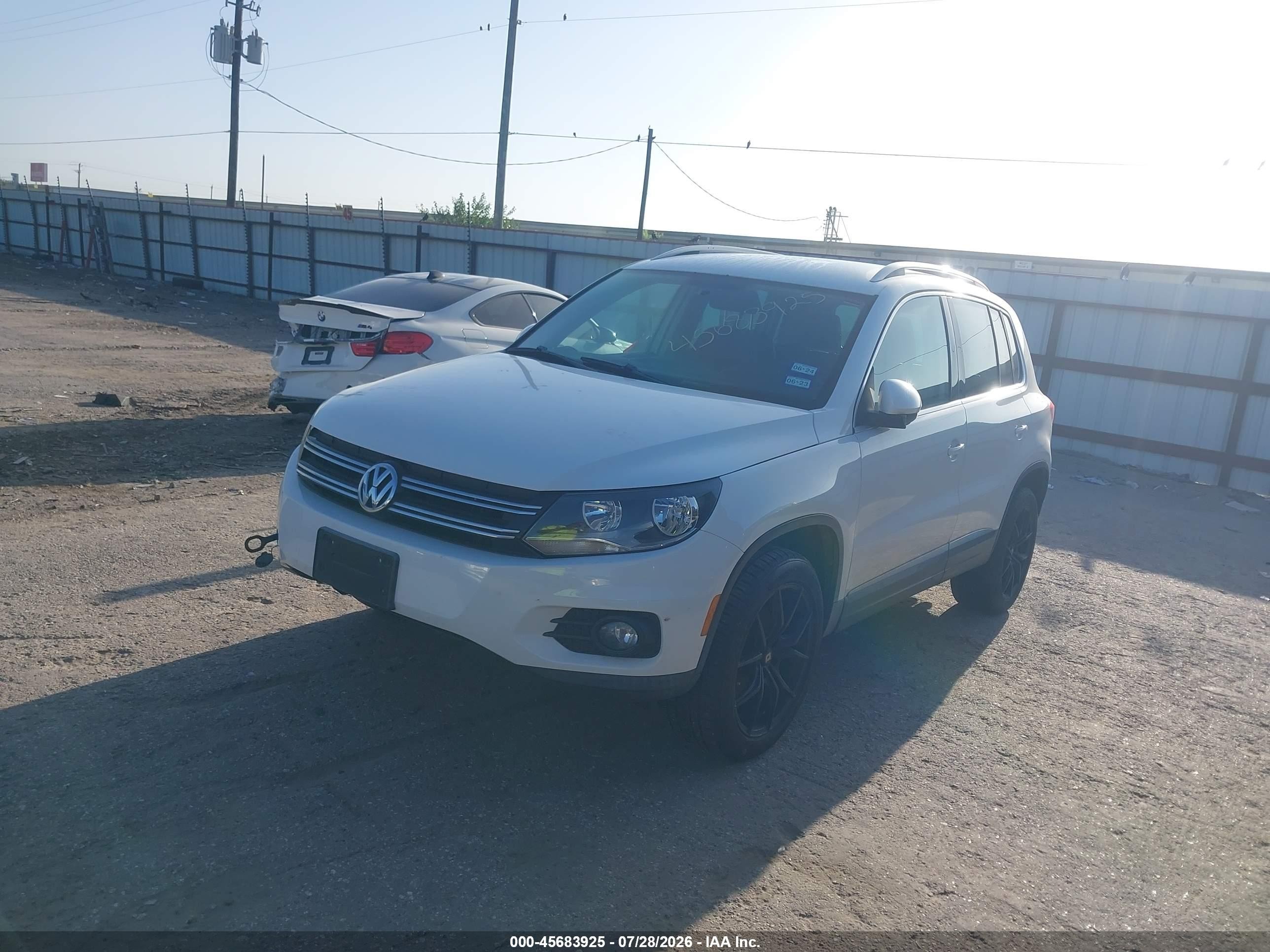 2012 Volkswagen Tiguan Se White vin: WVGAV7AX8CW532698