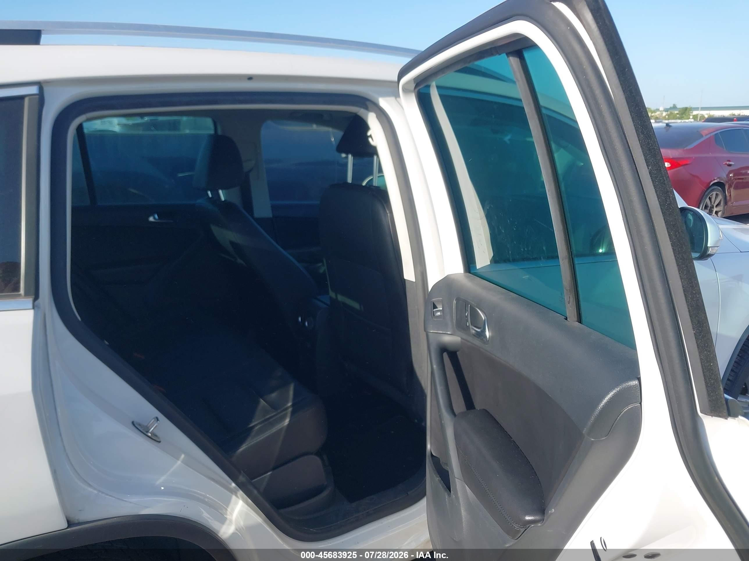 2012 Volkswagen Tiguan Se White vin: WVGAV7AX8CW532698