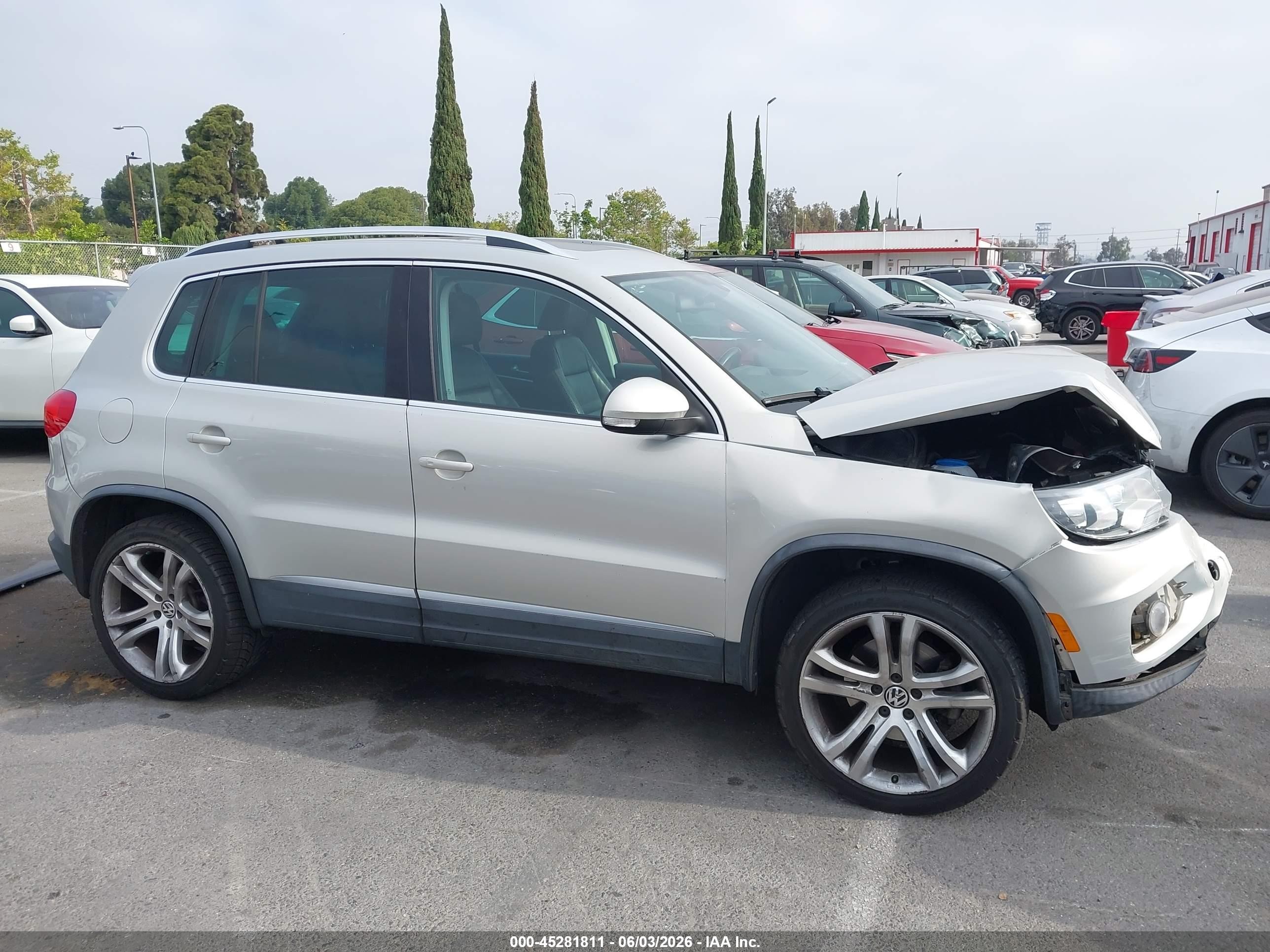 2012 Volkswagen Tiguan Sel Silver vin: WVGAV7AX8CW610266