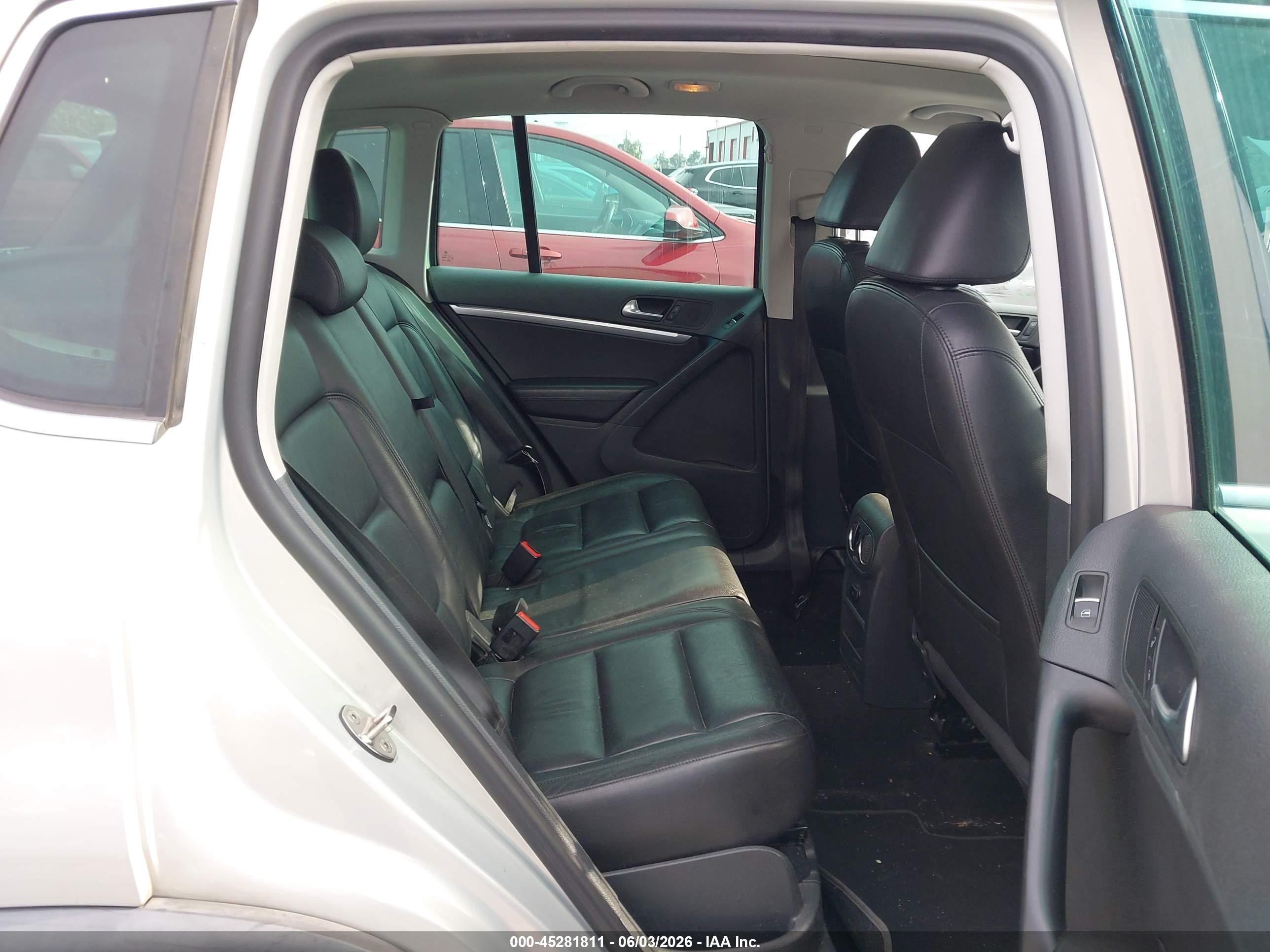 2012 Volkswagen Tiguan Sel Silver vin: WVGAV7AX8CW610266