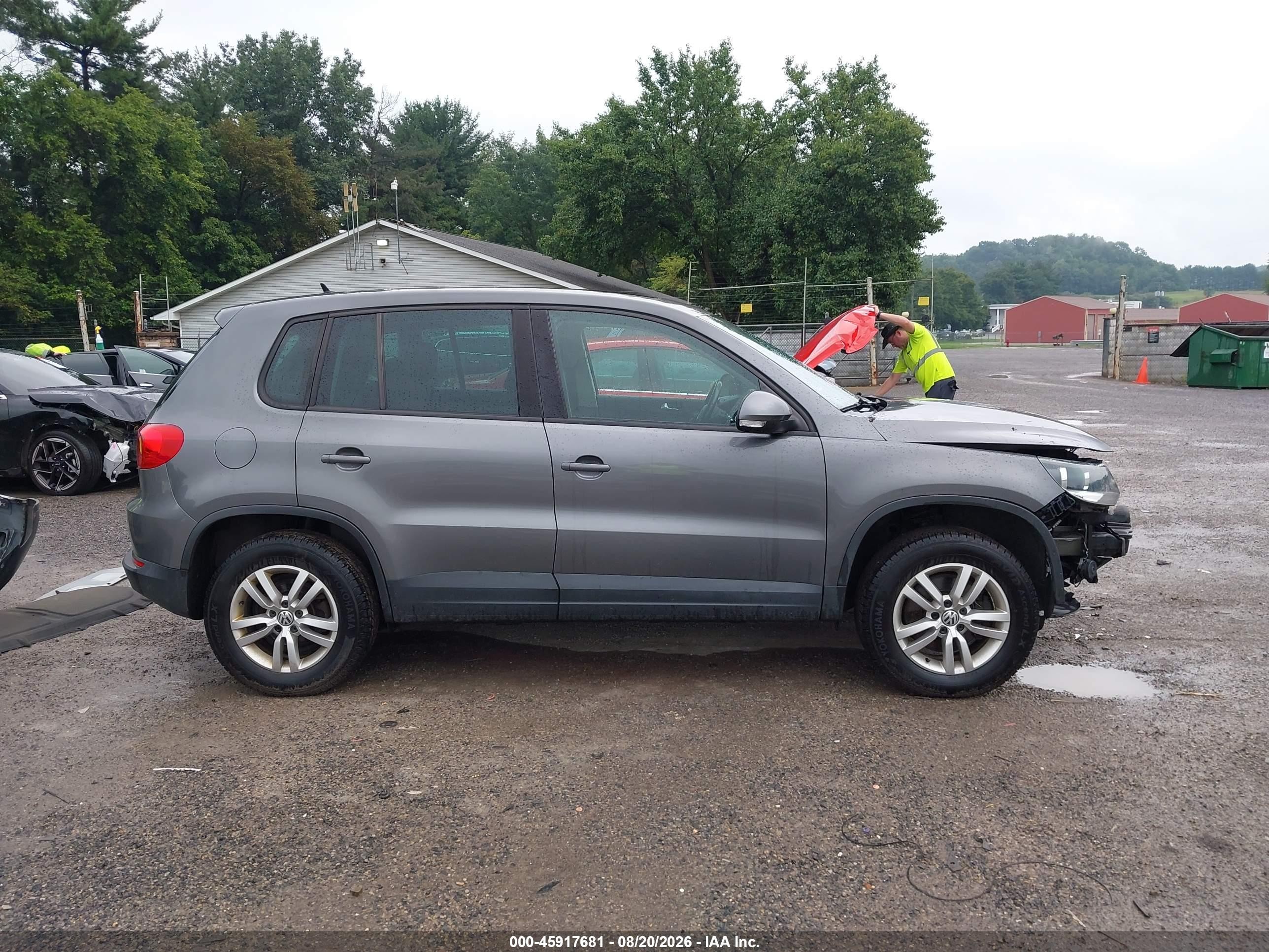 2013 Volkswagen Tiguan S Gray vin: WVGAV7AX8DW534131