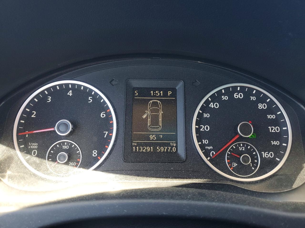 2013 Volkswagen Tiguan S Белый vin: WVGAV7AX8DW541998