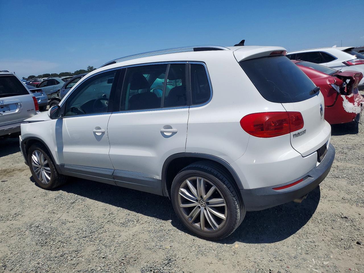 2013 Volkswagen Tiguan S Белый vin: WVGAV7AX8DW541998