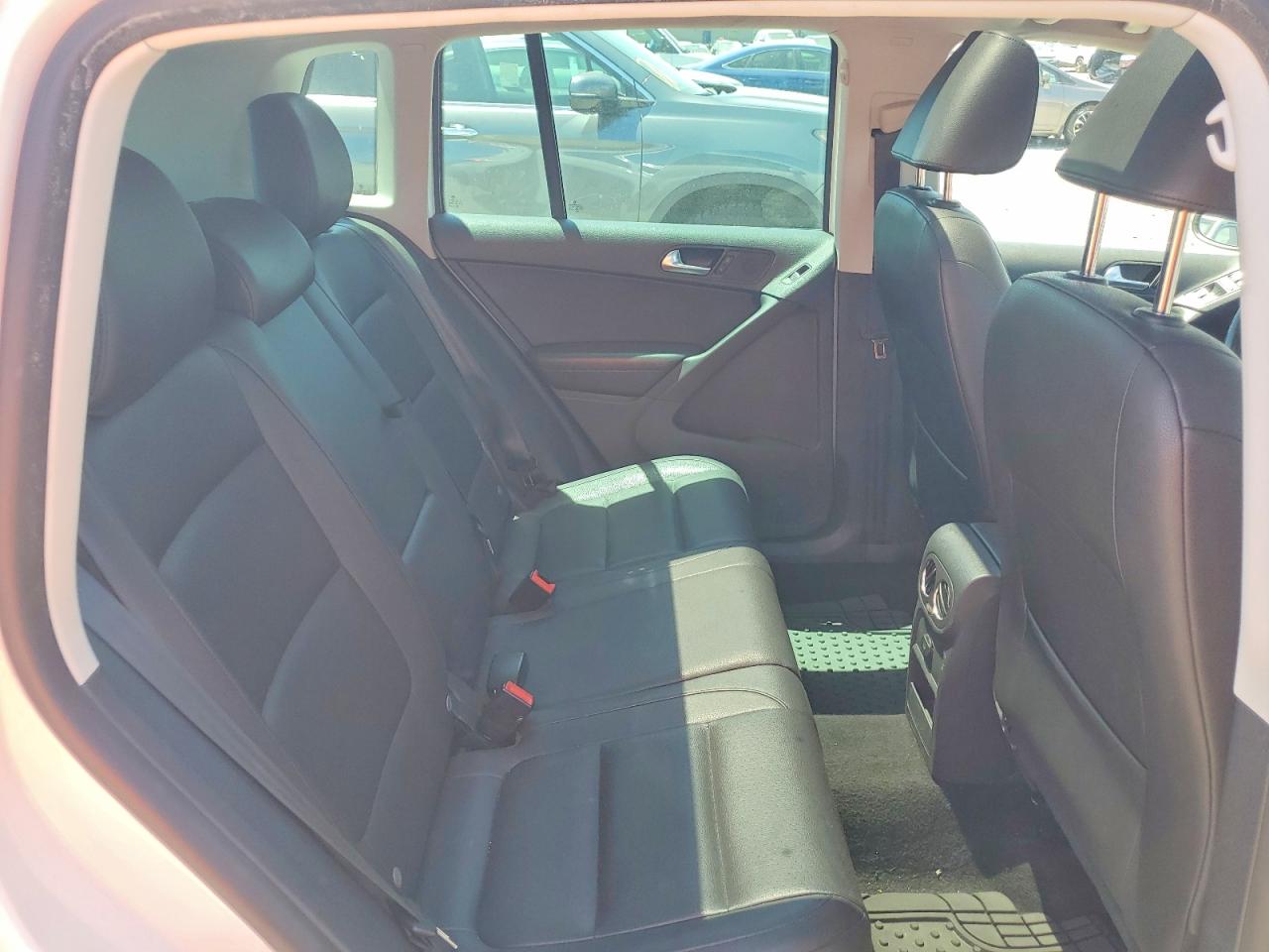 2013 Volkswagen Tiguan S Белый vin: WVGAV7AX8DW541998