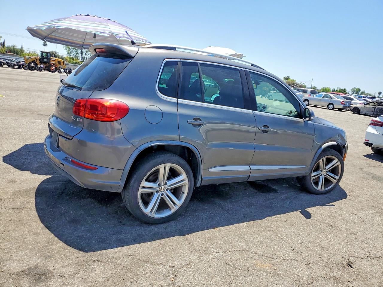 2015 Volkswagen Tiguan S Gray vin: WVGAV7AX8FW094639