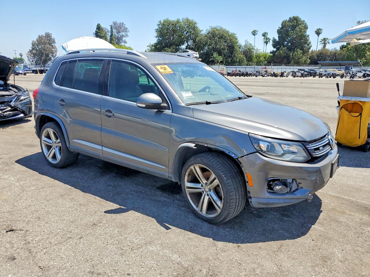 2015 Volkswagen Tiguan S Gray vin: WVGAV7AX8FW094639