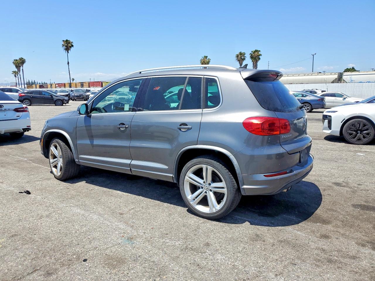 2015 Volkswagen Tiguan S Gray vin: WVGAV7AX8FW094639