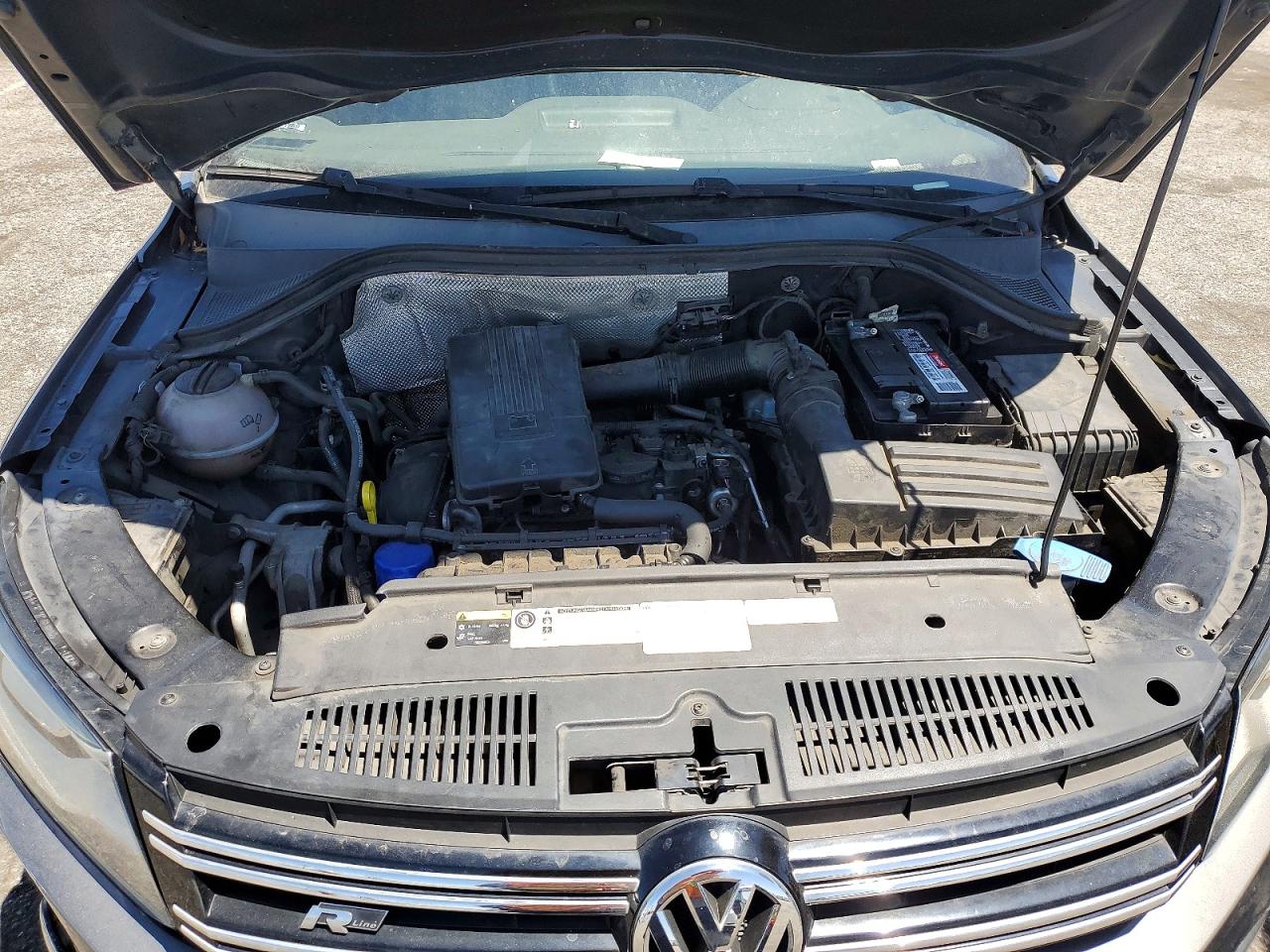 2015 Volkswagen Tiguan S Gray vin: WVGAV7AX8FW094639