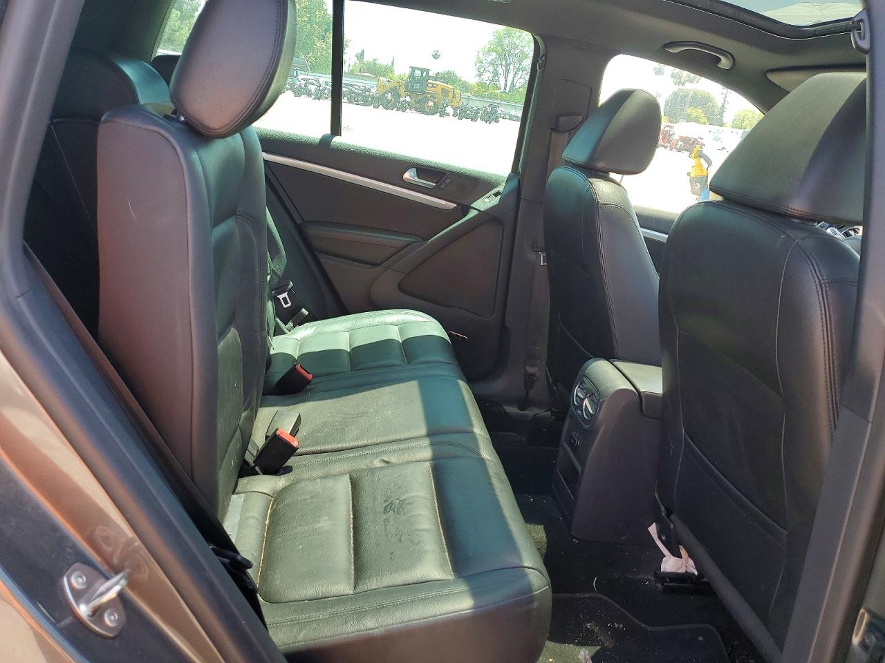 2015 Volkswagen Tiguan S Gray vin: WVGAV7AX8FW094639