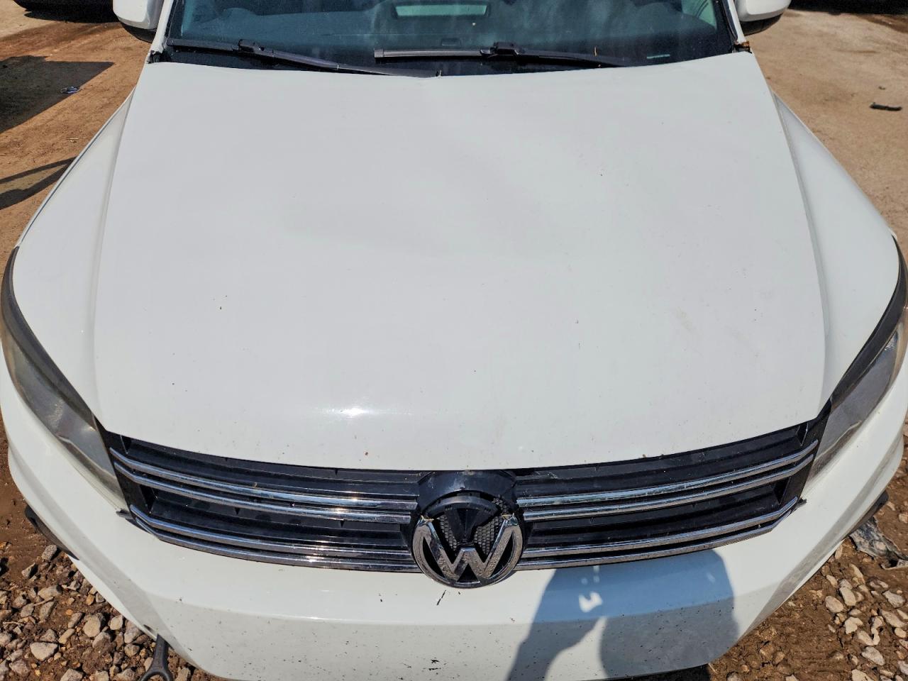 2015 Volkswagen Tiguan S White vin: WVGAV7AX8FW519695