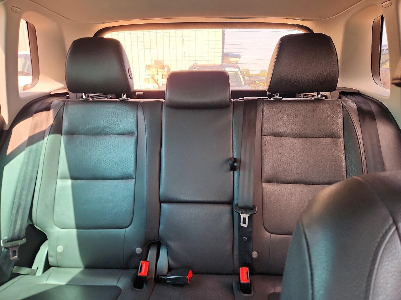 2015 Volkswagen Tiguan S White vin: WVGAV7AX8FW519695