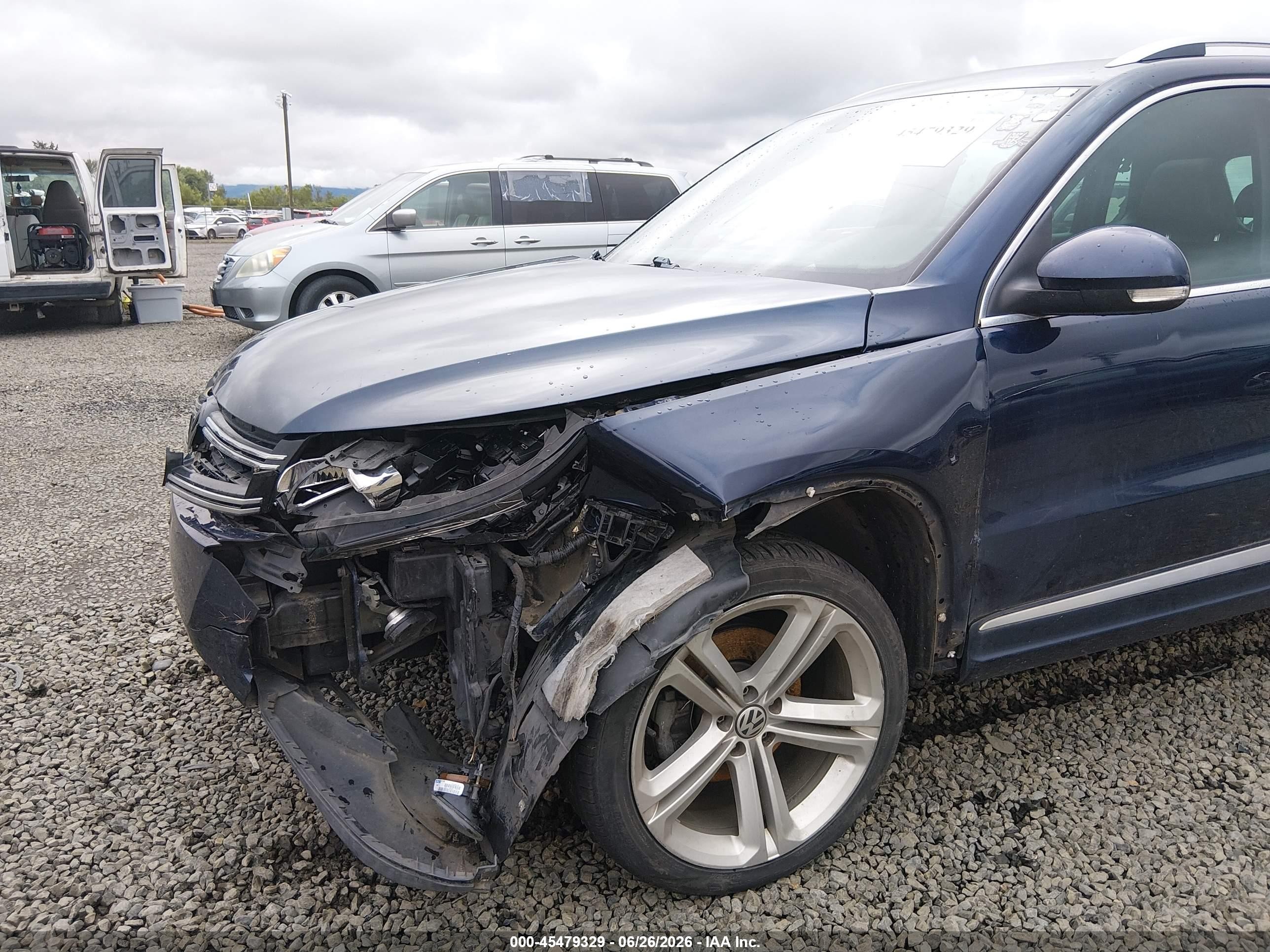 2015 Volkswagen Tiguan R-line Синий vin: WVGAV7AX8FW550221