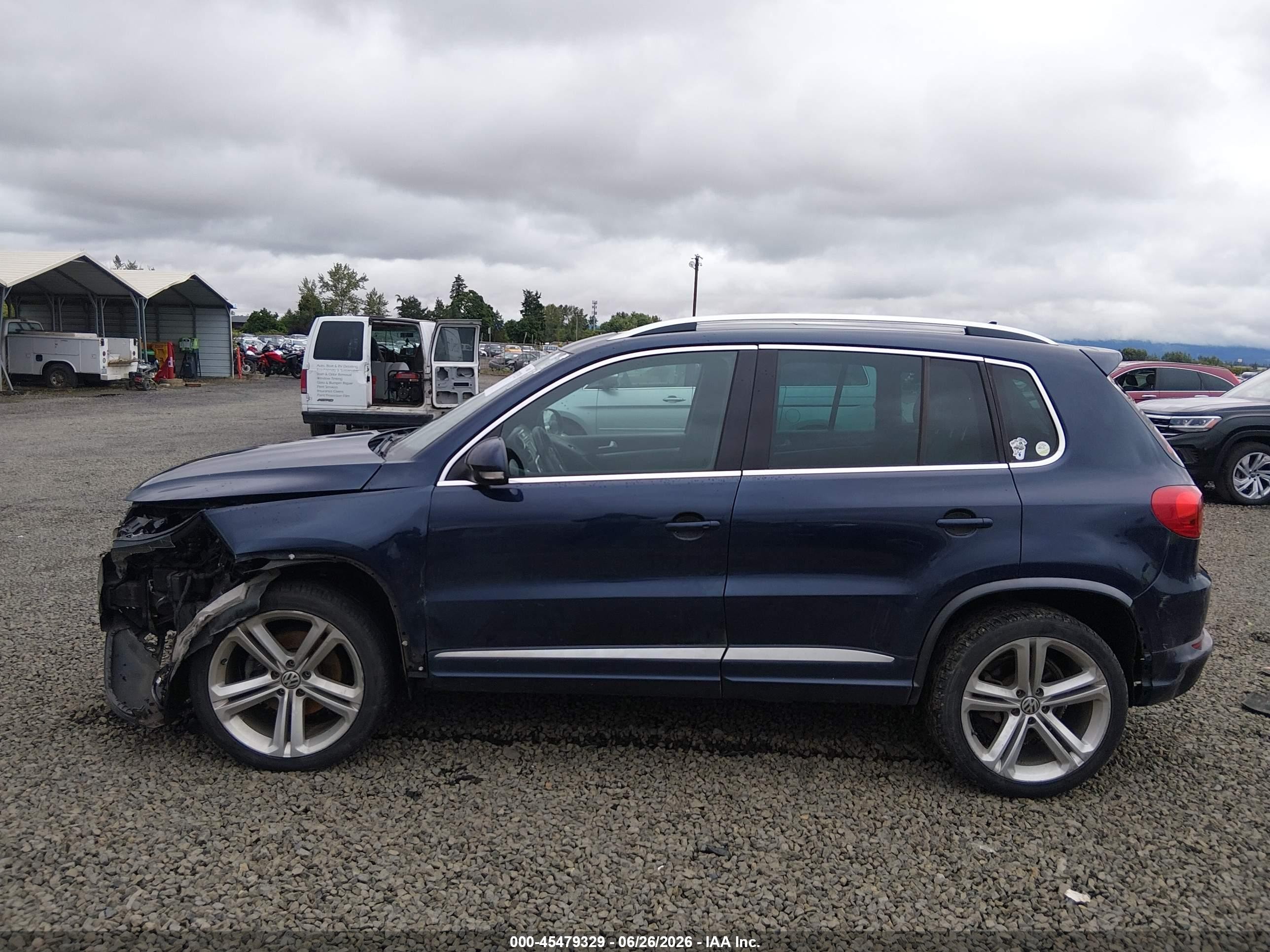 2015 Volkswagen Tiguan R-line Синий vin: WVGAV7AX8FW550221