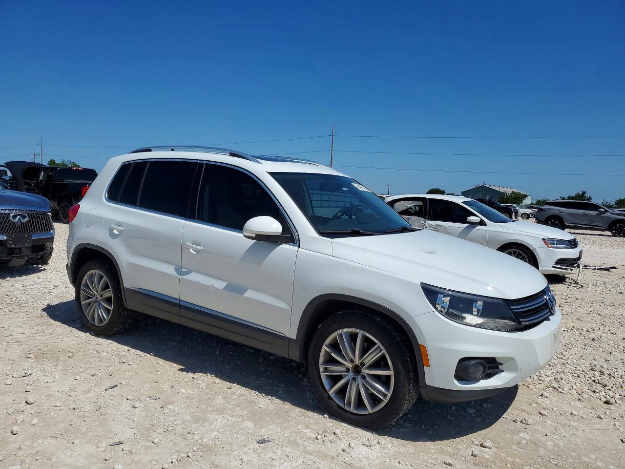 2015 Volkswagen Tiguan S White vin: WVGAV7AX8FW604603