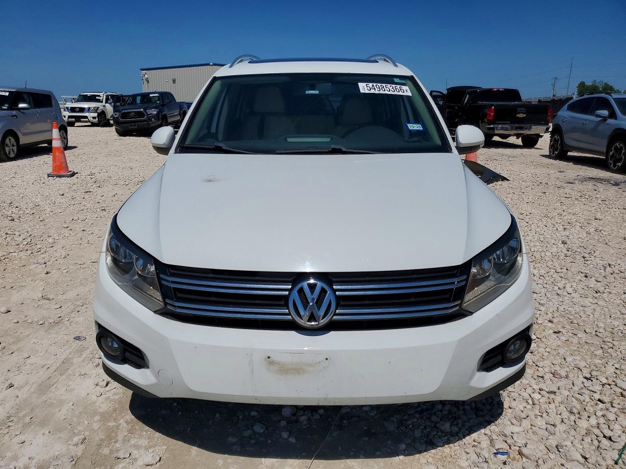 2015 Volkswagen Tiguan S White vin: WVGAV7AX8FW604603