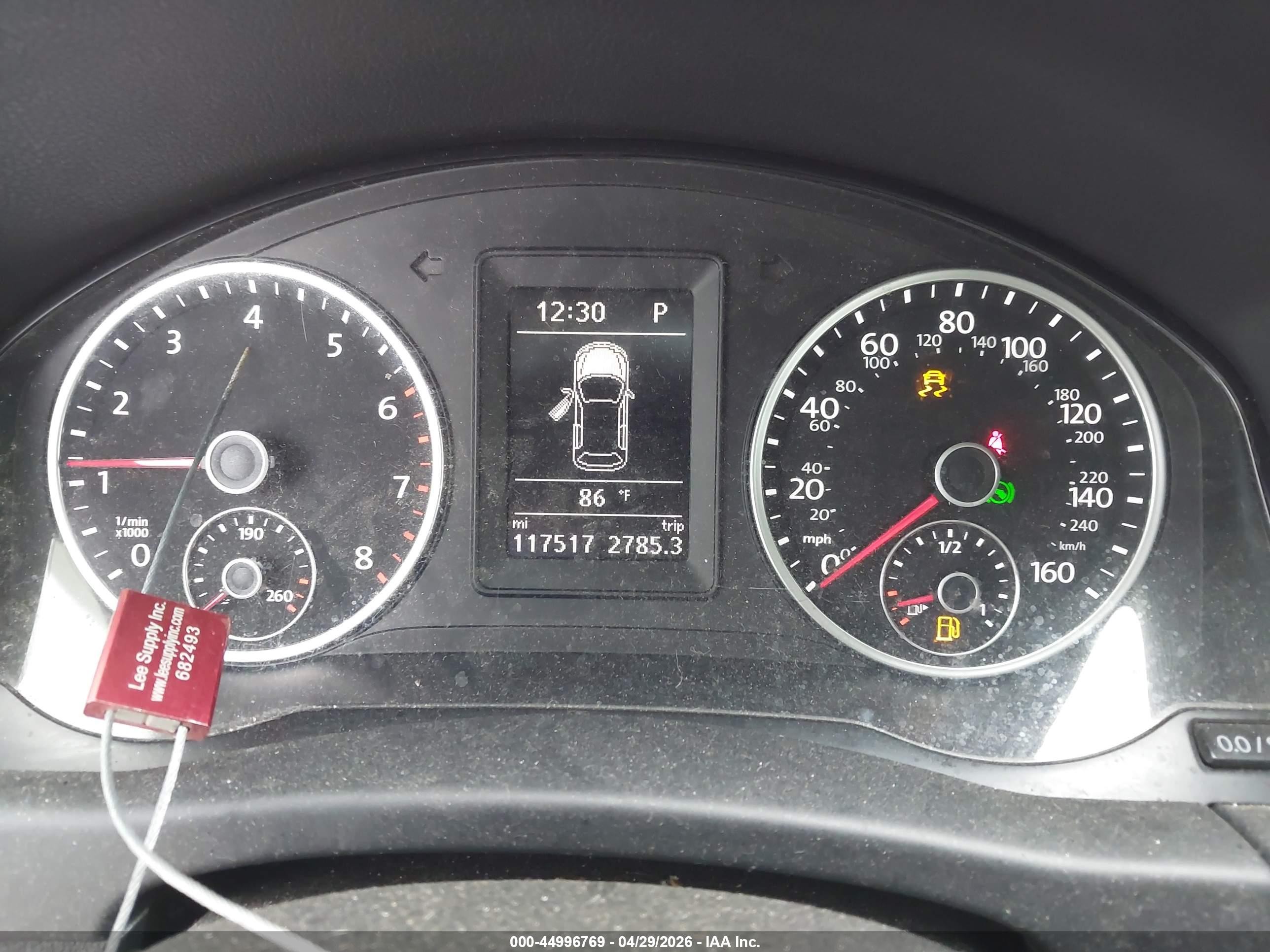 2016 Volkswagen Tiguan S White vin: WVGAV7AX8GW597864
