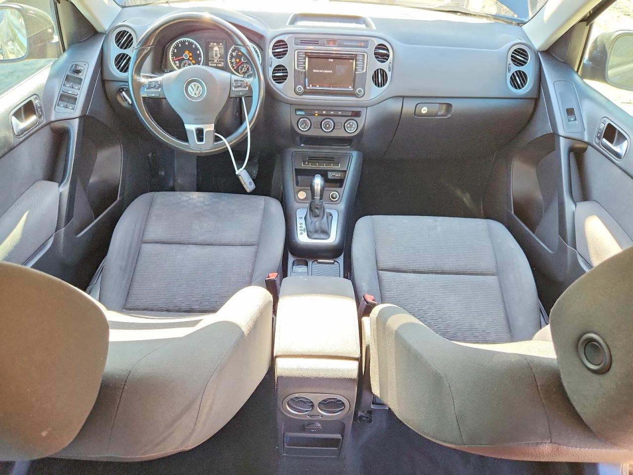 2017 Volkswagen Tiguan S Черный vin: WVGAV7AX8HK043703