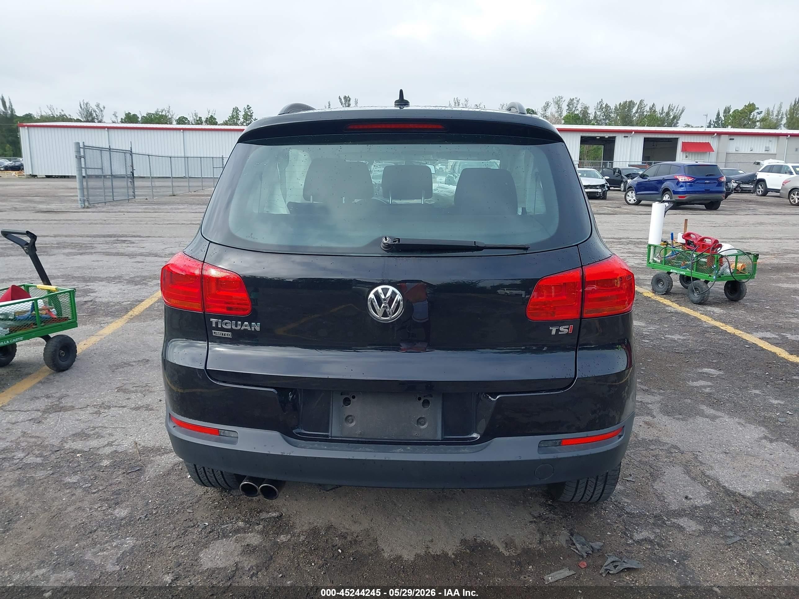 2017 Volkswagen Tiguan 2.0t/2.0t S Black vin: WVGAV7AX8HK053373