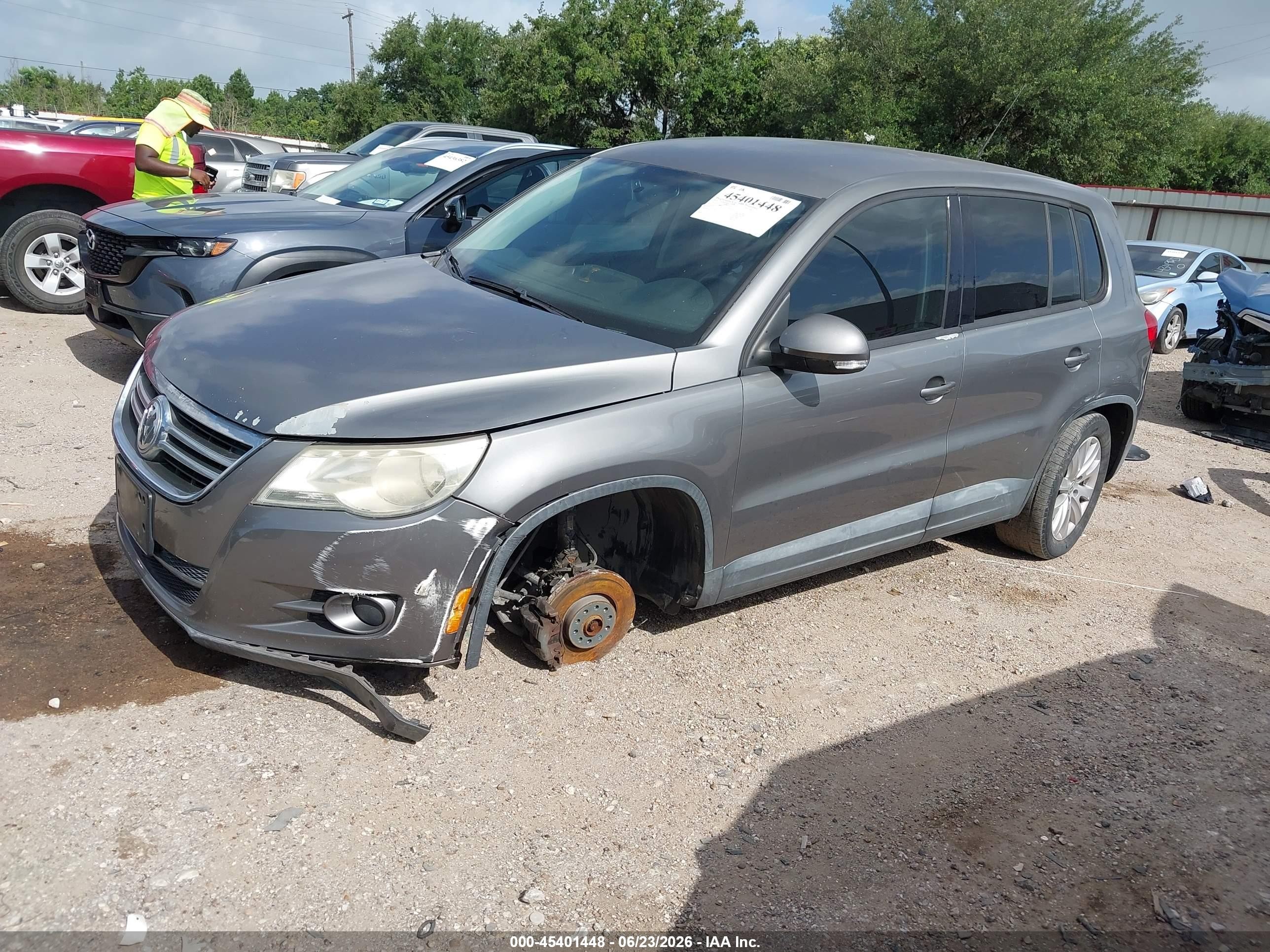 2010 Volkswagen Tiguan S Gray vin: WVGAV7AX9AW512019