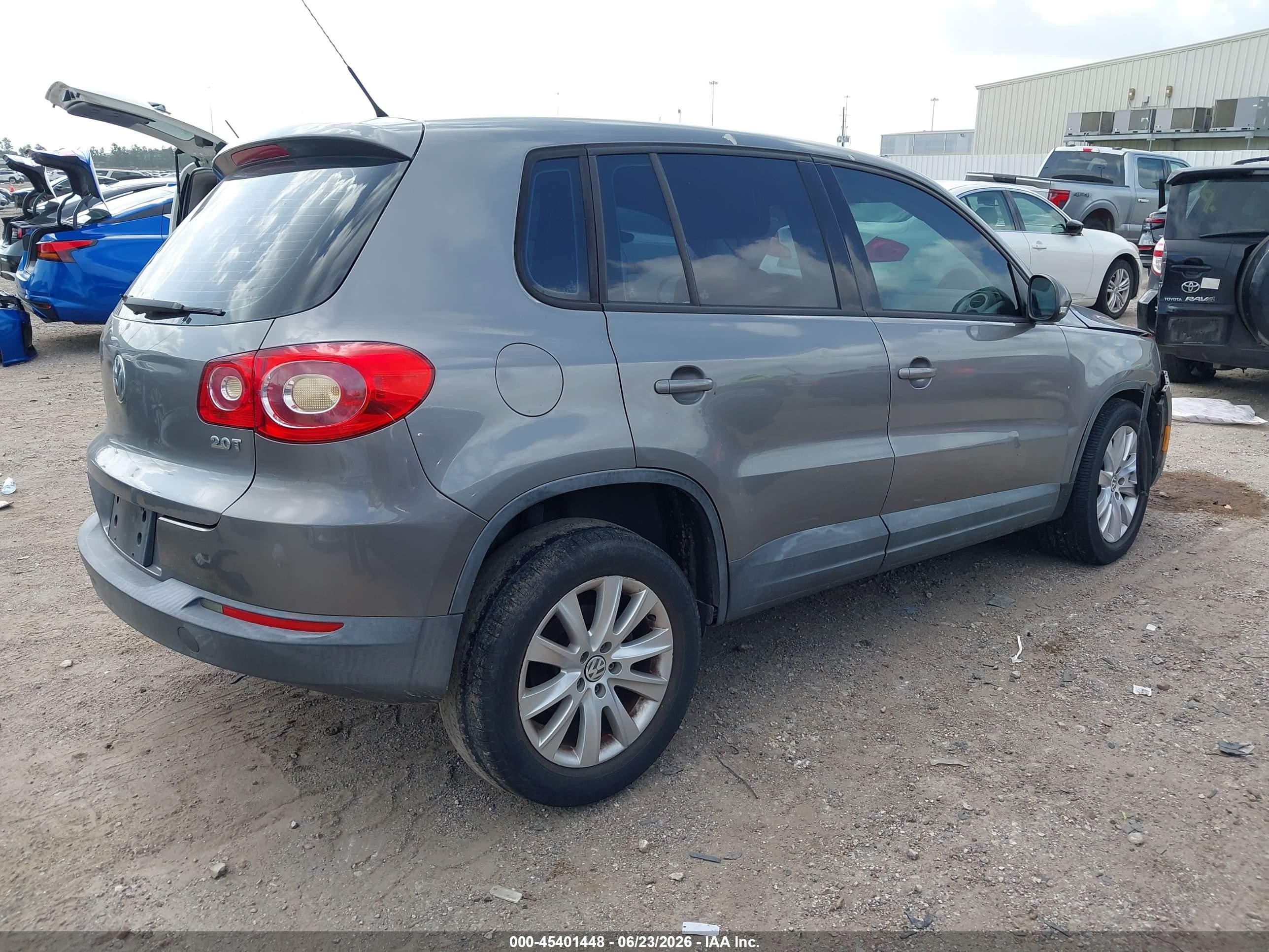 2010 Volkswagen Tiguan S Gray vin: WVGAV7AX9AW512019