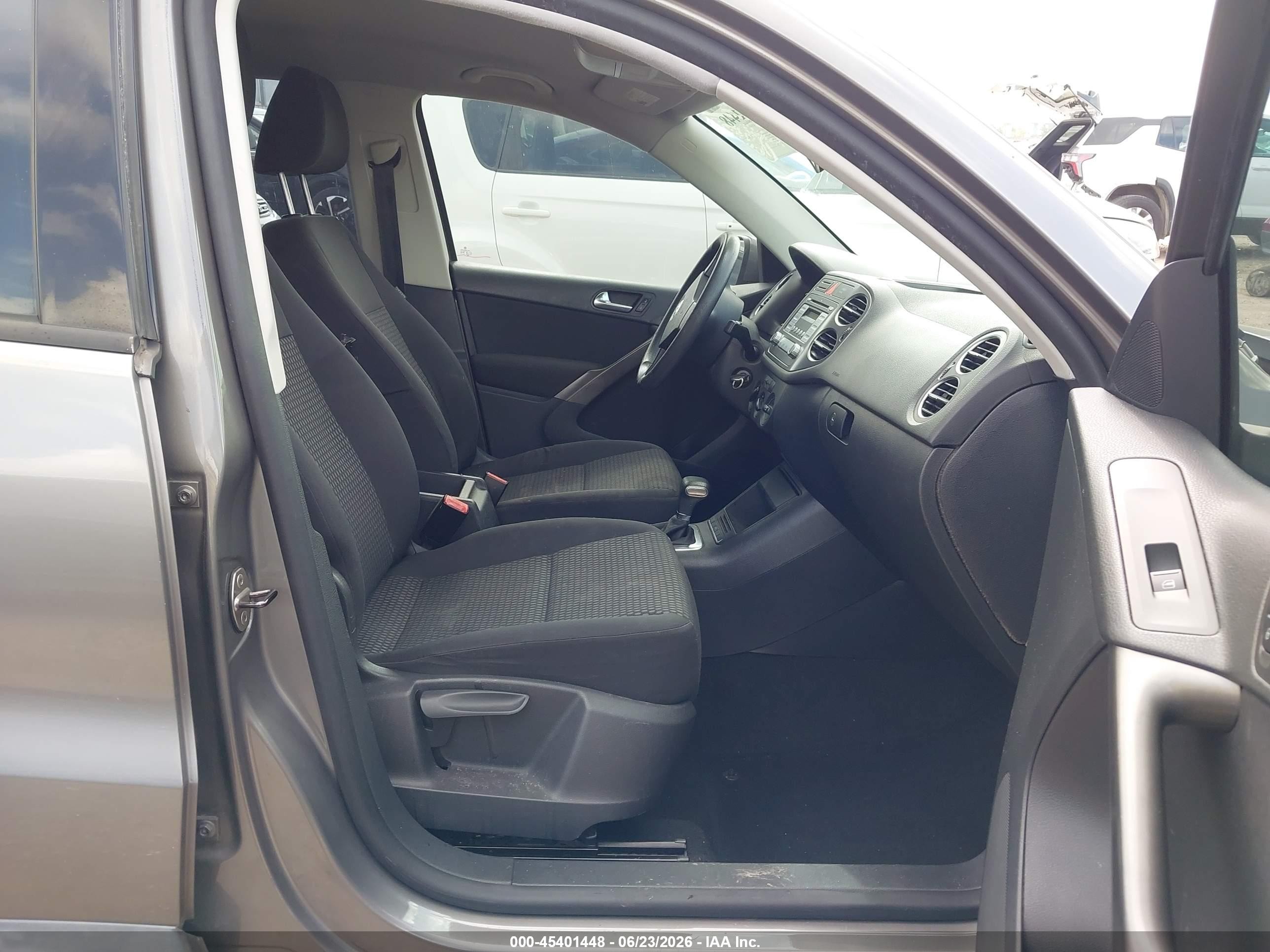2010 Volkswagen Tiguan S Gray vin: WVGAV7AX9AW512019