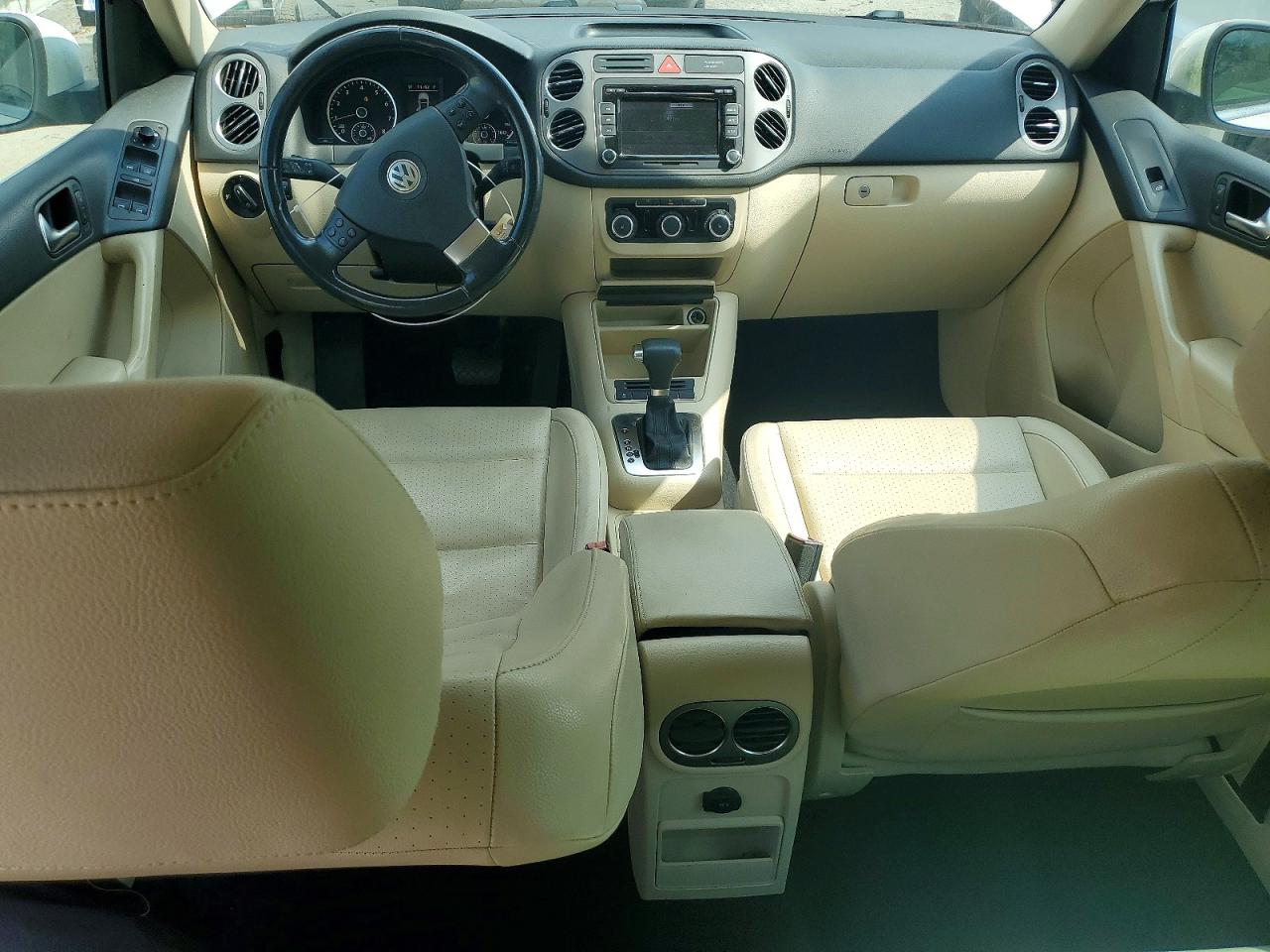 2010 Volkswagen Tiguan S Белый vin: WVGAV7AX9AW519844
