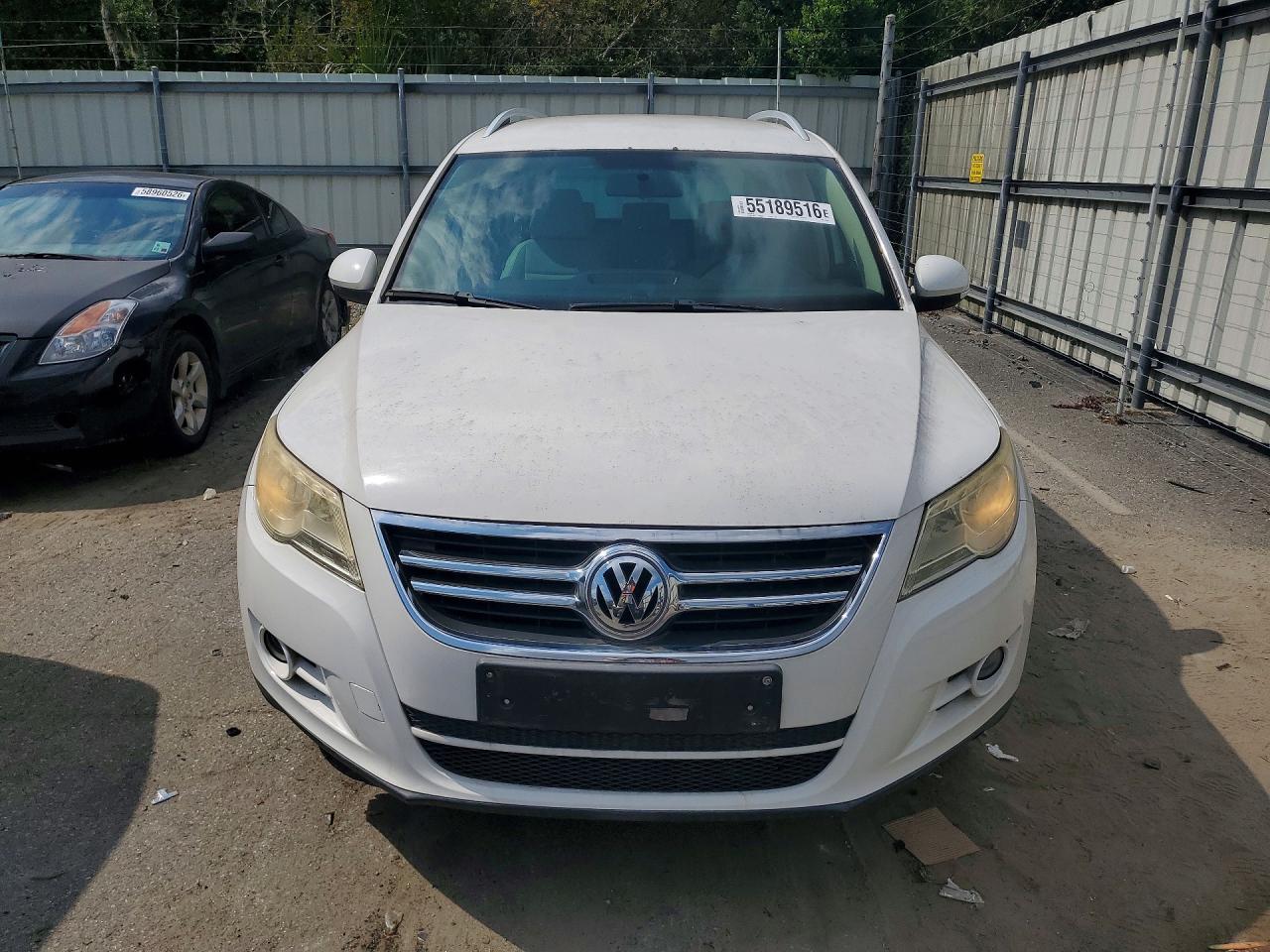 2010 Volkswagen Tiguan S Белый vin: WVGAV7AX9AW519844