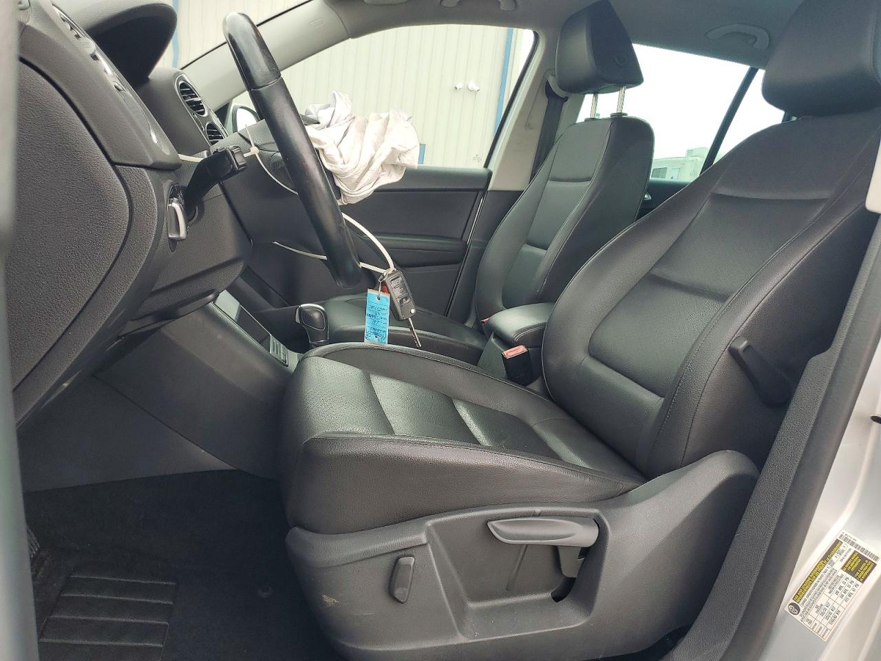 2011 Volkswagen Tiguan S Silver vin: WVGAV7AX9BW504245