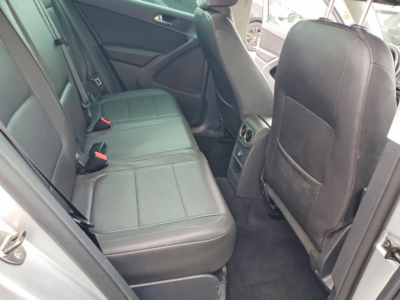 2011 Volkswagen Tiguan S Silver vin: WVGAV7AX9BW504245