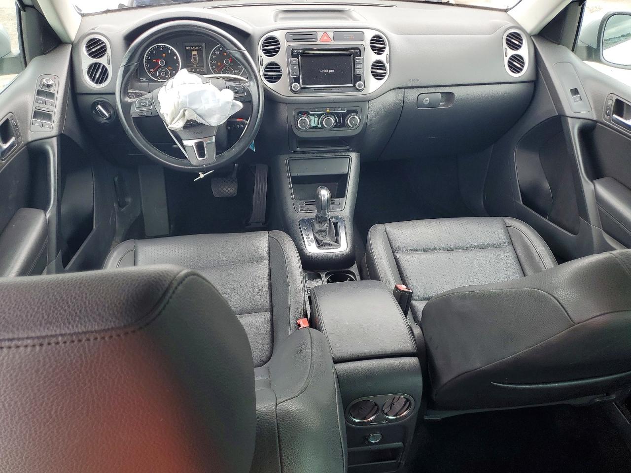 2011 Volkswagen Tiguan S Silver vin: WVGAV7AX9BW504245