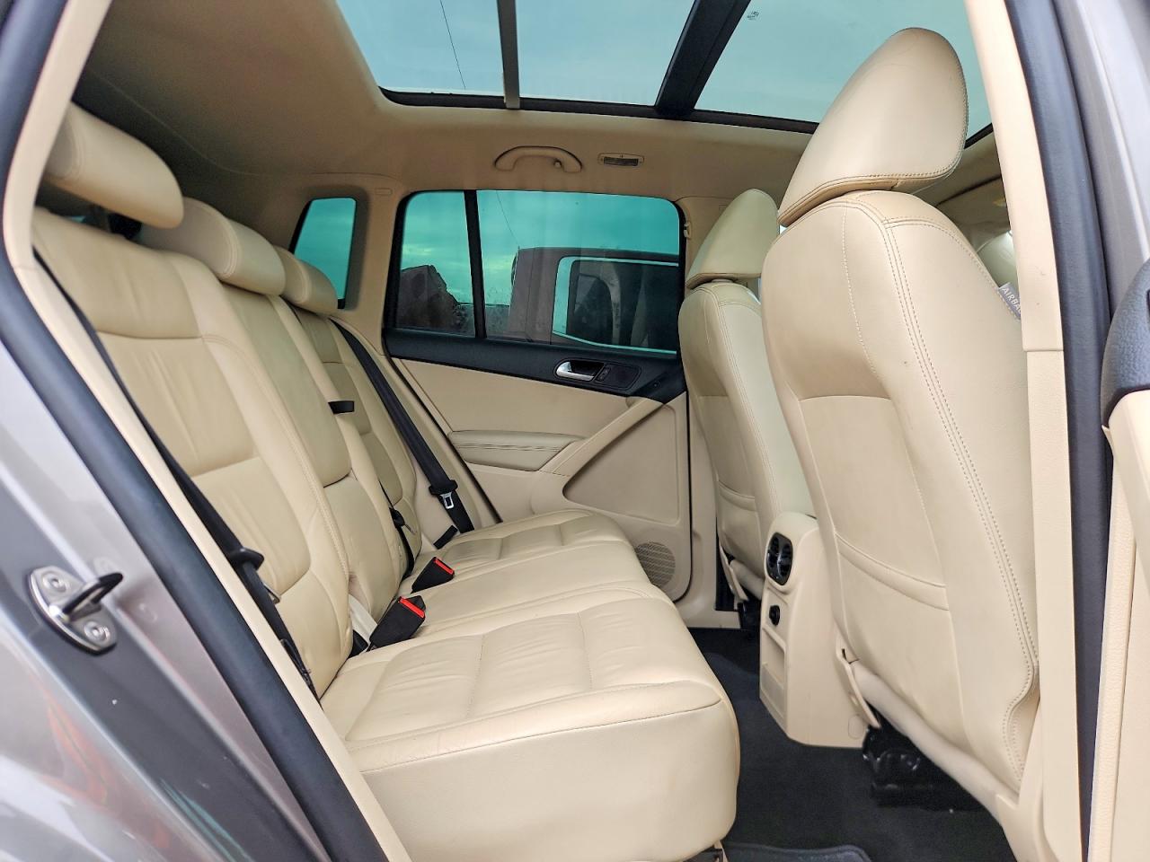 2011 Volkswagen Tiguan S Серый vin: WVGAV7AX9BW521465