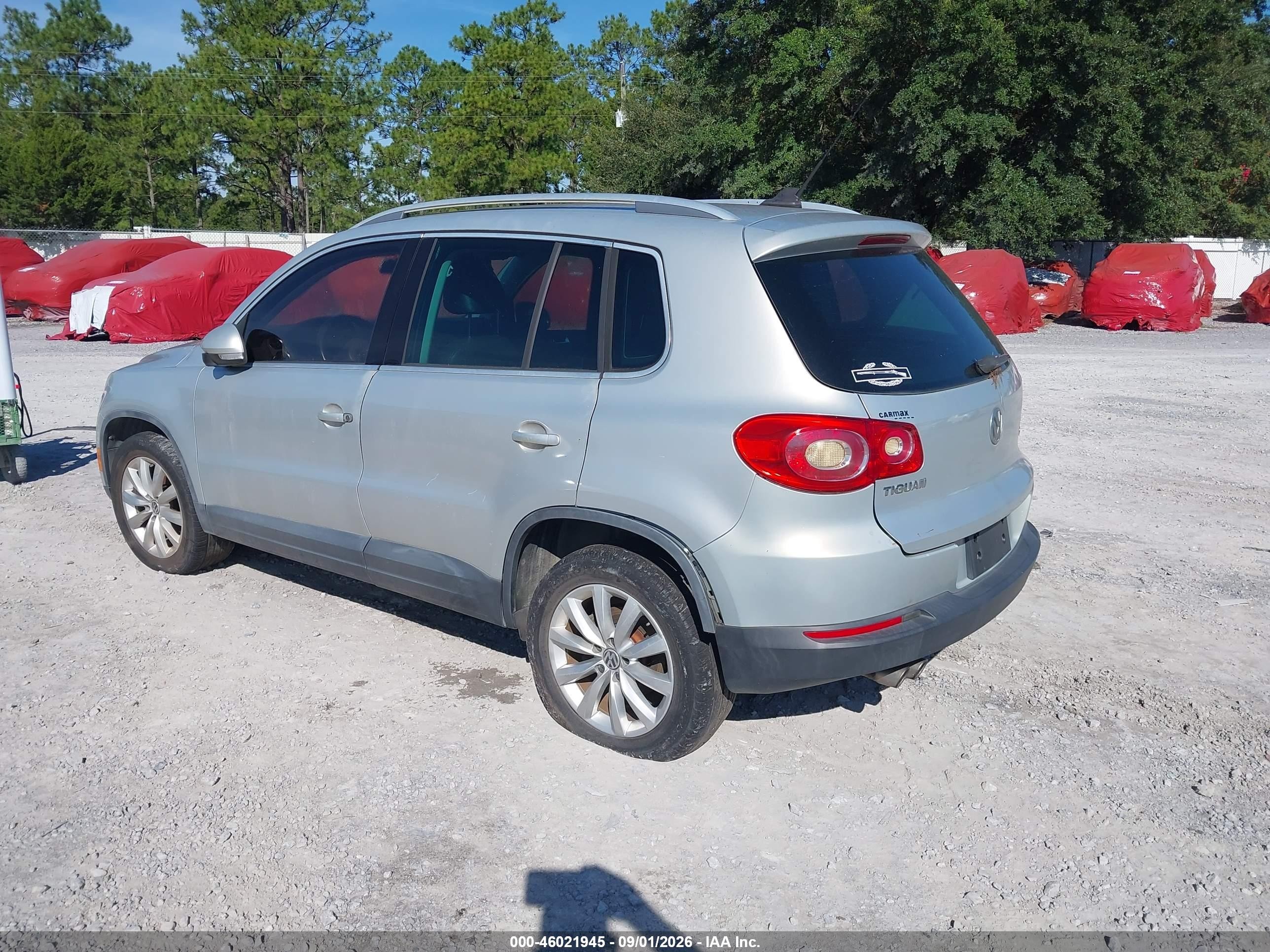 2011 Volkswagen Tiguan Se Silver vin: WVGAV7AX9BW568589