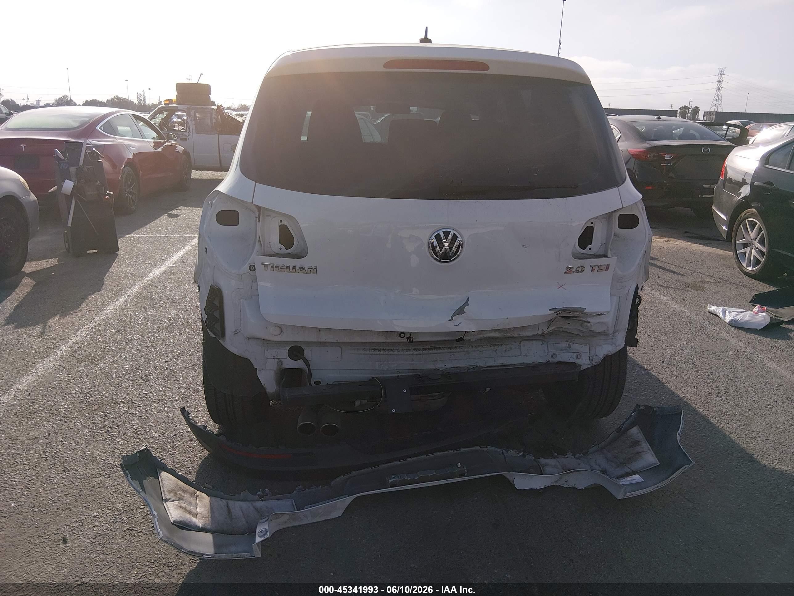 2013 Volkswagen Tiguan S White vin: WVGAV7AX9DW504006