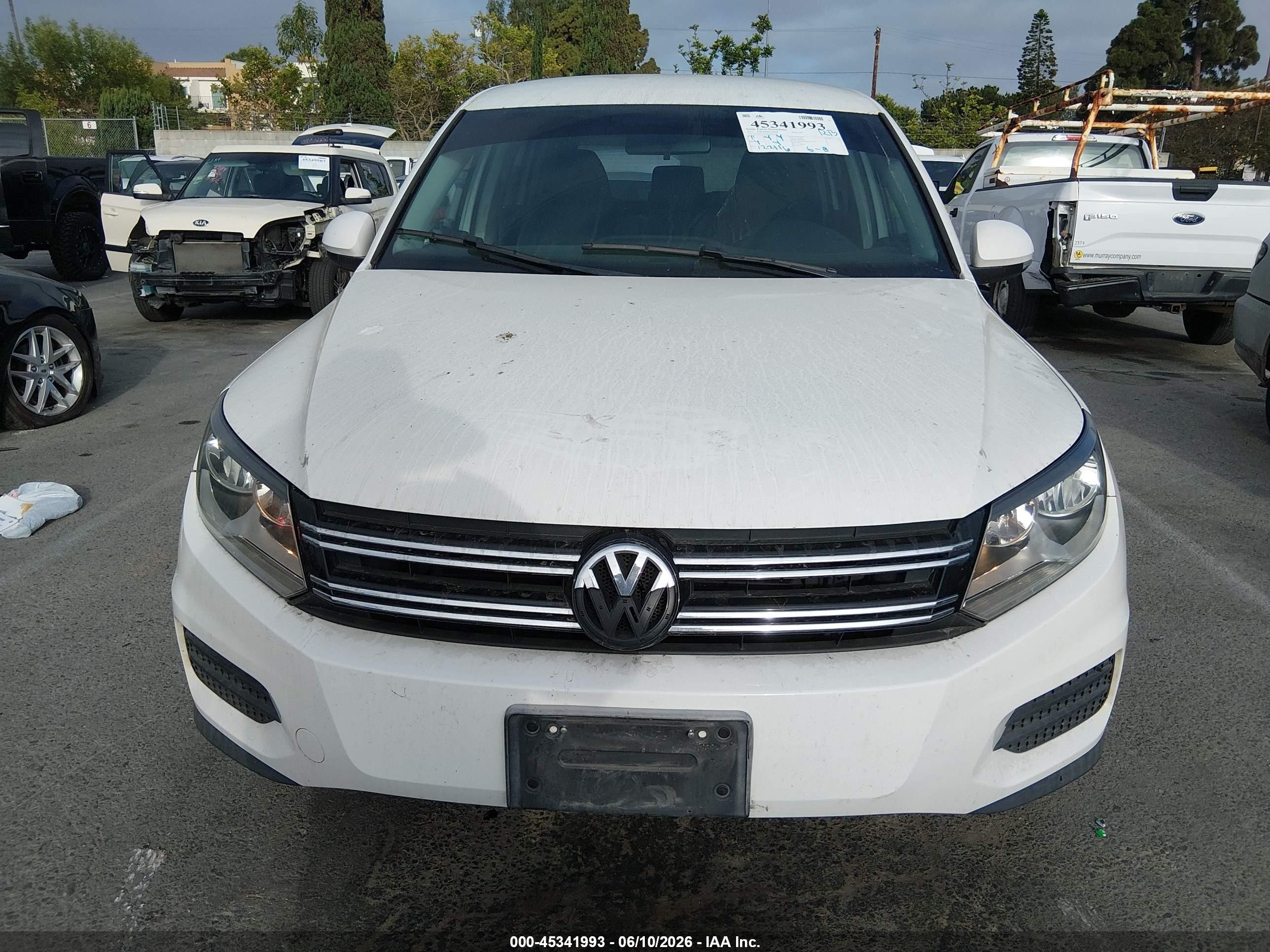 2013 Volkswagen Tiguan S White vin: WVGAV7AX9DW504006