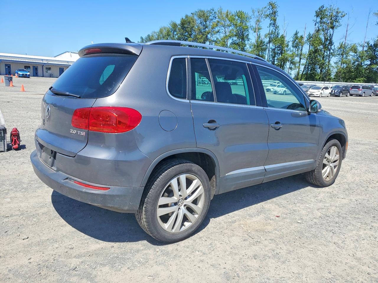 2013 Volkswagen Tiguan S Gray vin: WVGAV7AX9DW536244