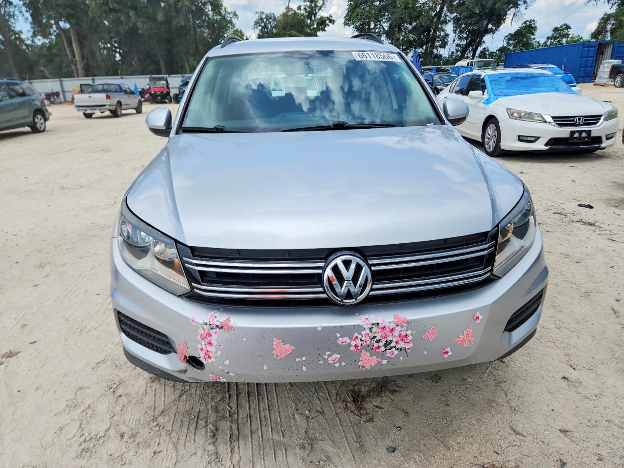 2015 Volkswagen Tiguan S Silver vin: WVGAV7AX9FW500847