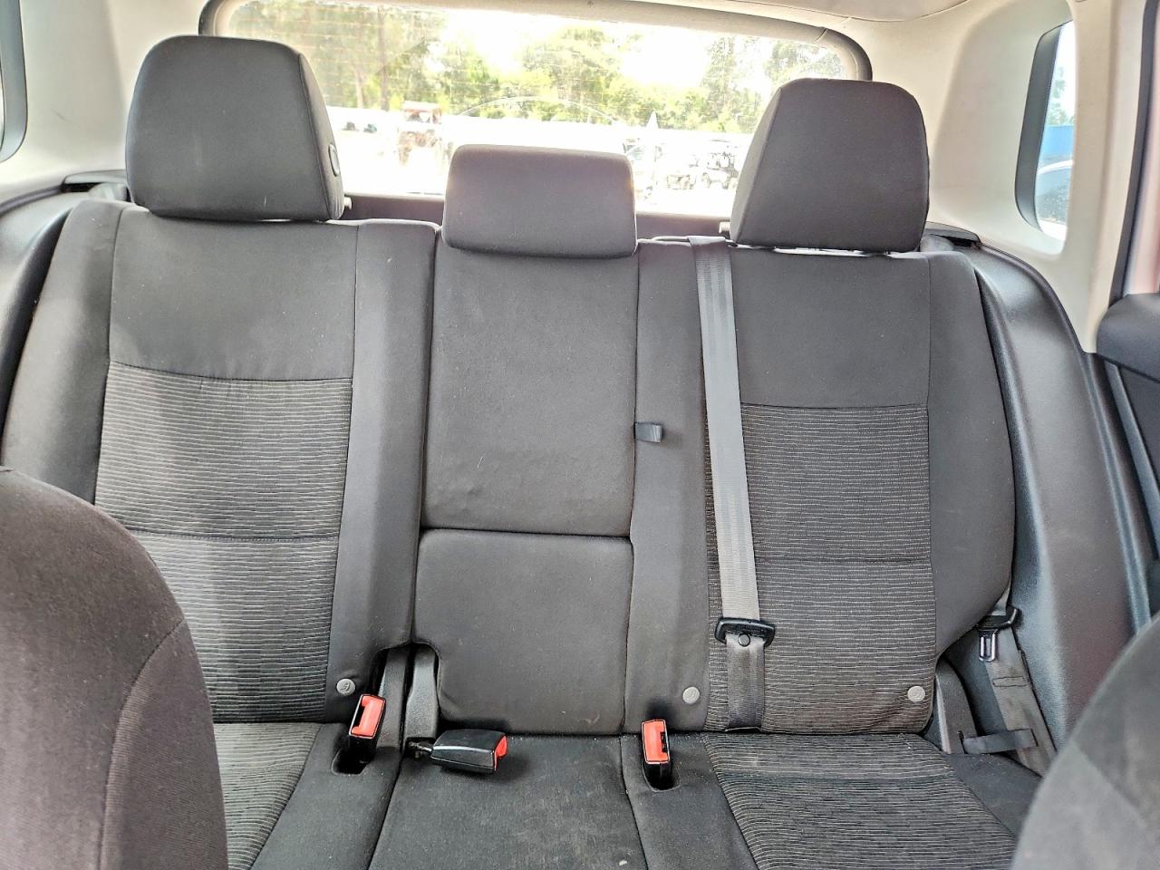 2015 Volkswagen Tiguan S Silver vin: WVGAV7AX9FW500847