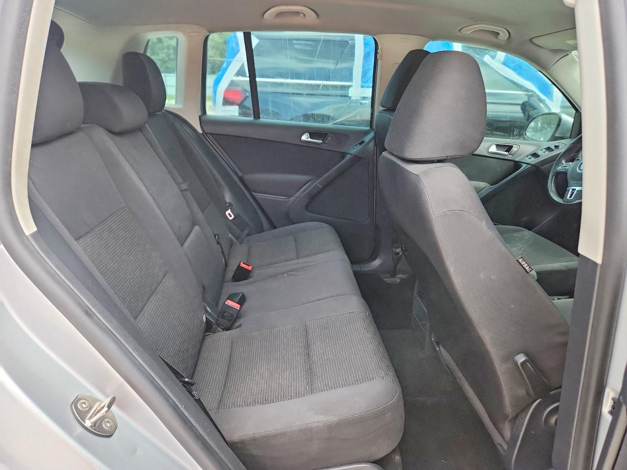 2015 Volkswagen Tiguan S Silver vin: WVGAV7AX9FW500847