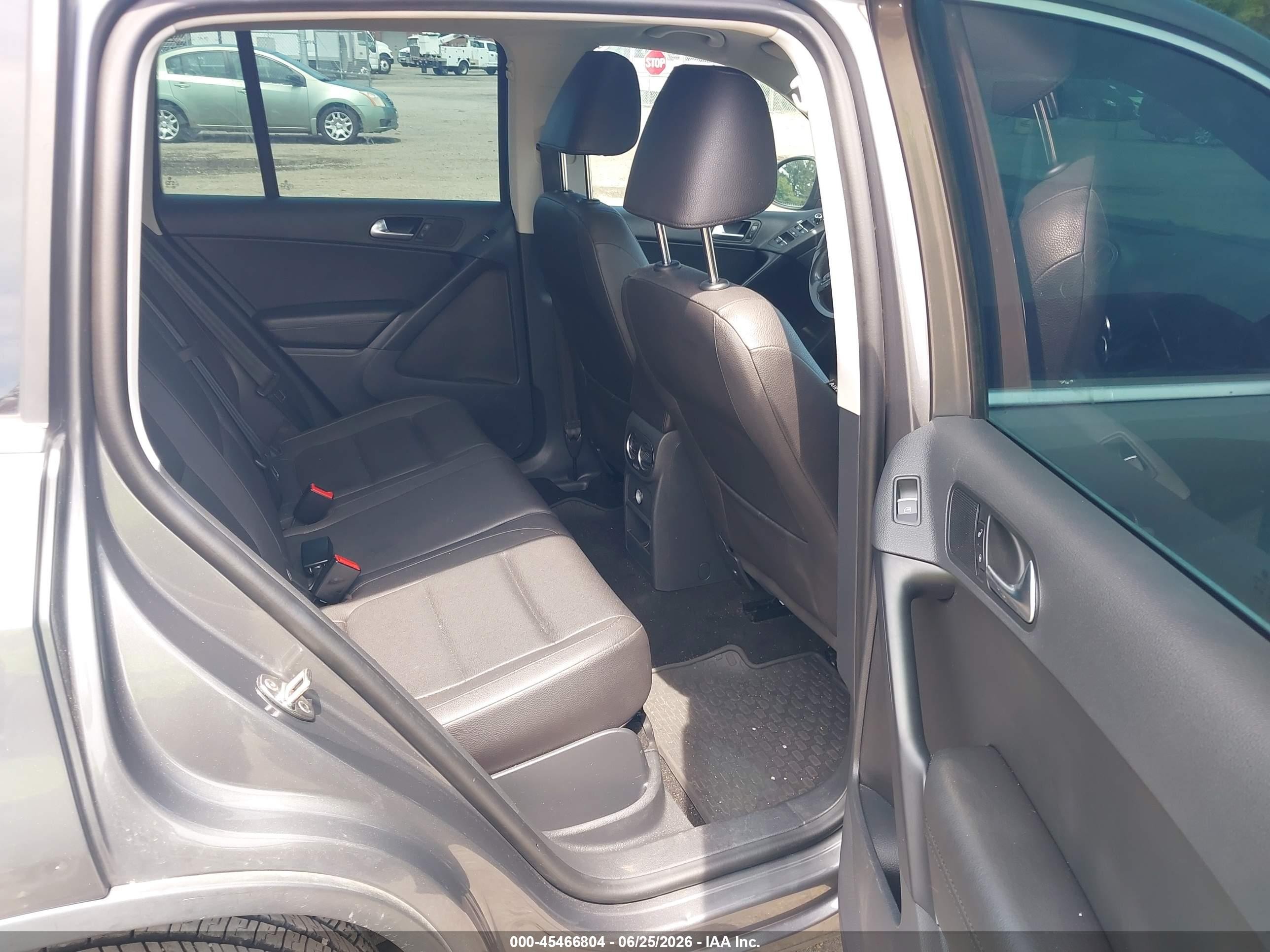 2015 Volkswagen Tiguan Se Gray vin: WVGAV7AX9FW506082