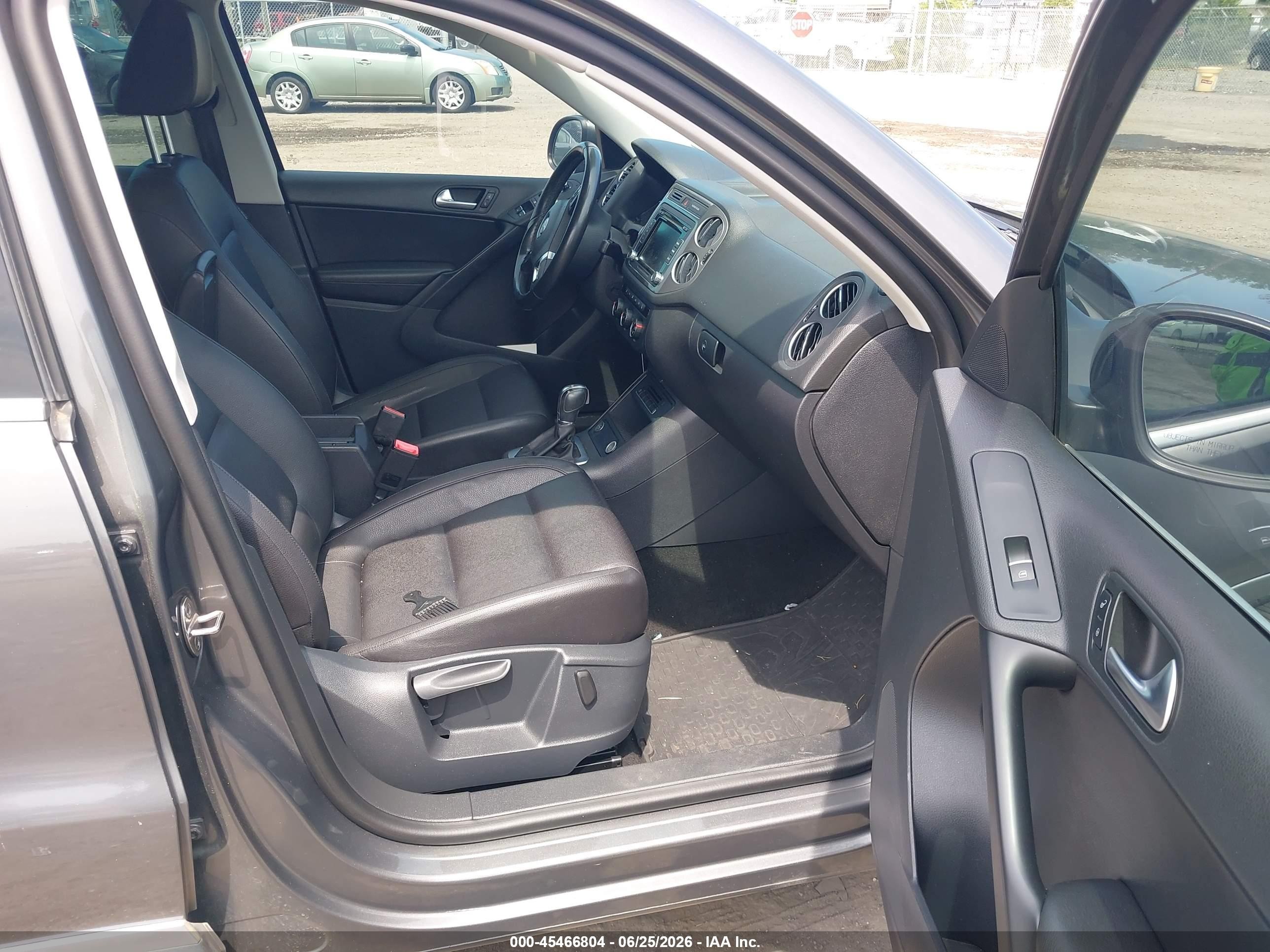 2015 Volkswagen Tiguan Se Gray vin: WVGAV7AX9FW506082