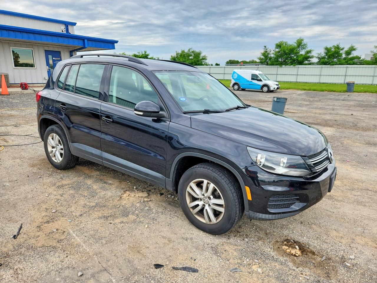 2015 Volkswagen Tiguan S Черный vin: WVGAV7AX9FW513999