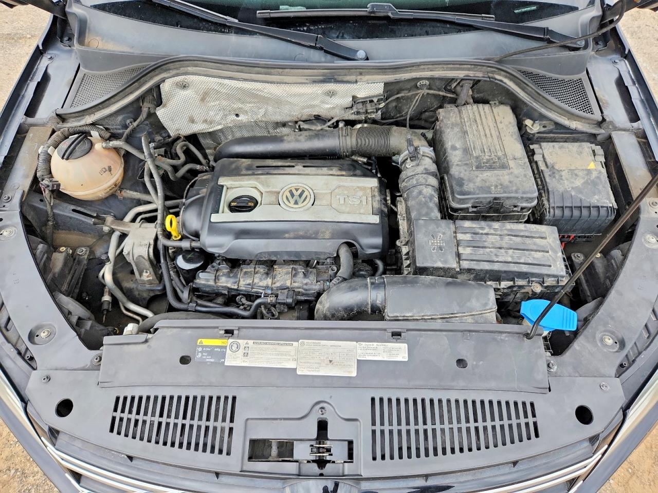 2015 Volkswagen Tiguan S Черный vin: WVGAV7AX9FW513999