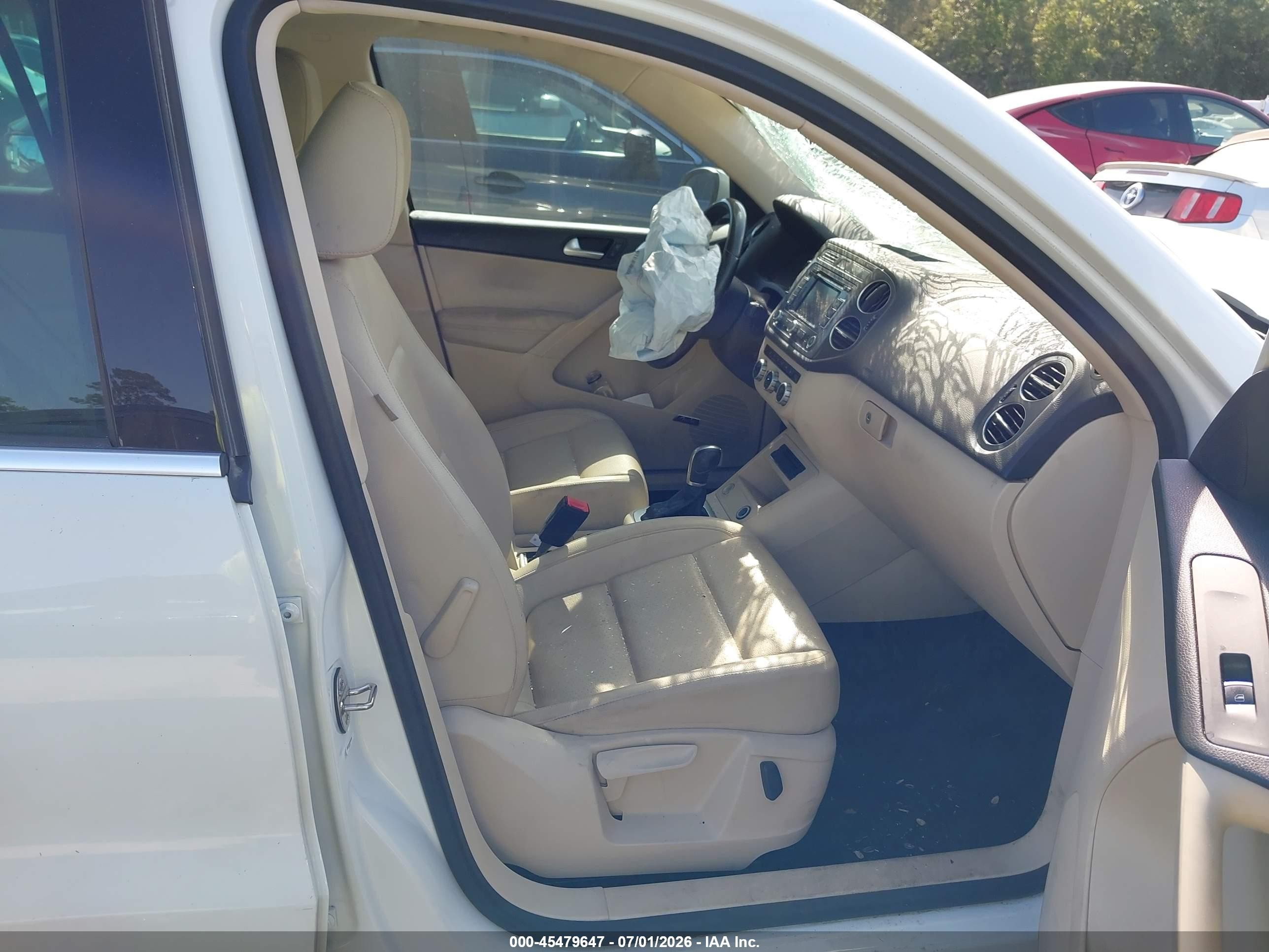 2015 Volkswagen Tiguan Sel Белый vin: WVGAV7AX9FW558635