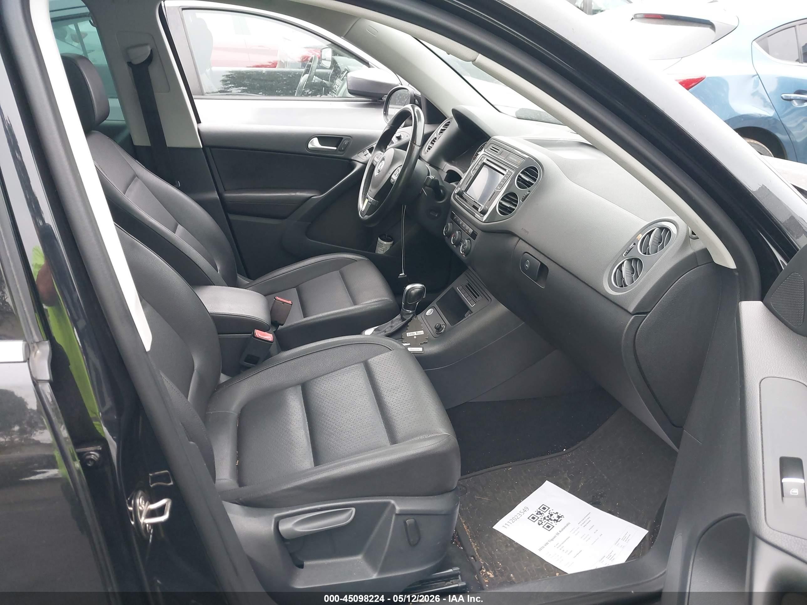 2016 Volkswagen Tiguan Se Black vin: WVGAV7AX9GW599204